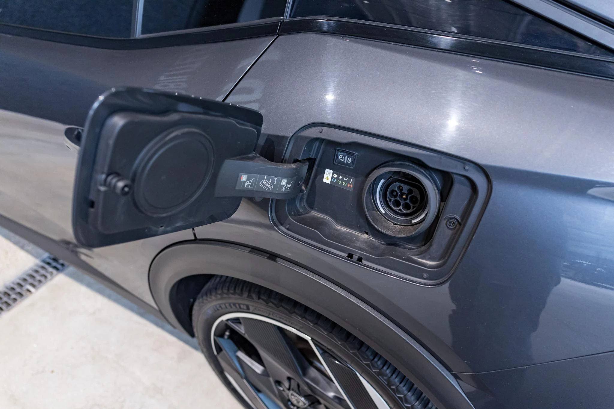 Peugeot 408 1.6 Hybrid 180 S&S EAT8 Allure