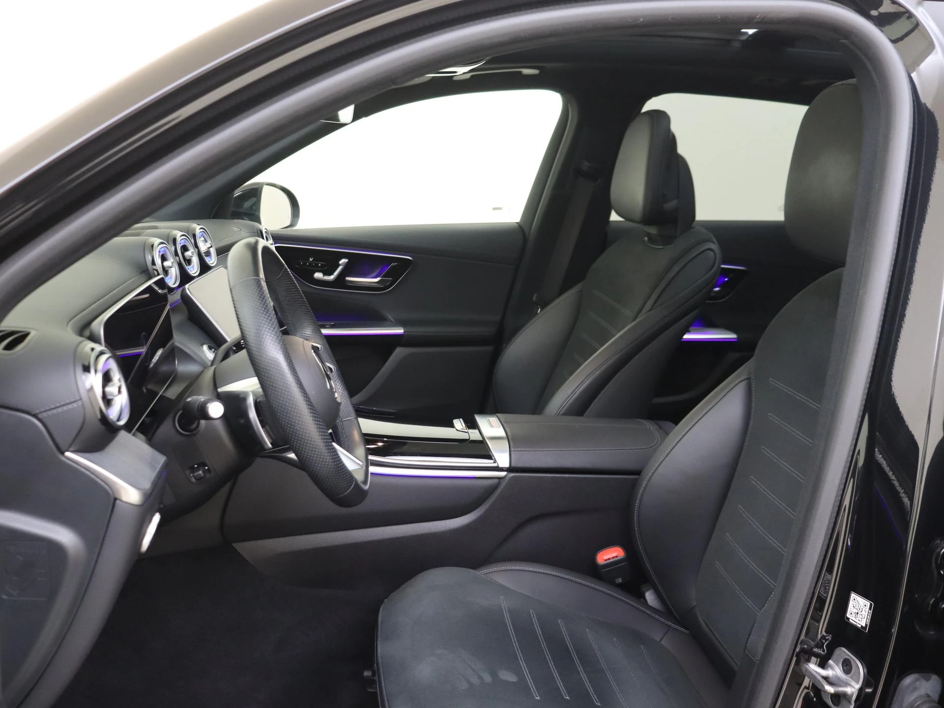 Mercedes-Benz-GLC-image-12