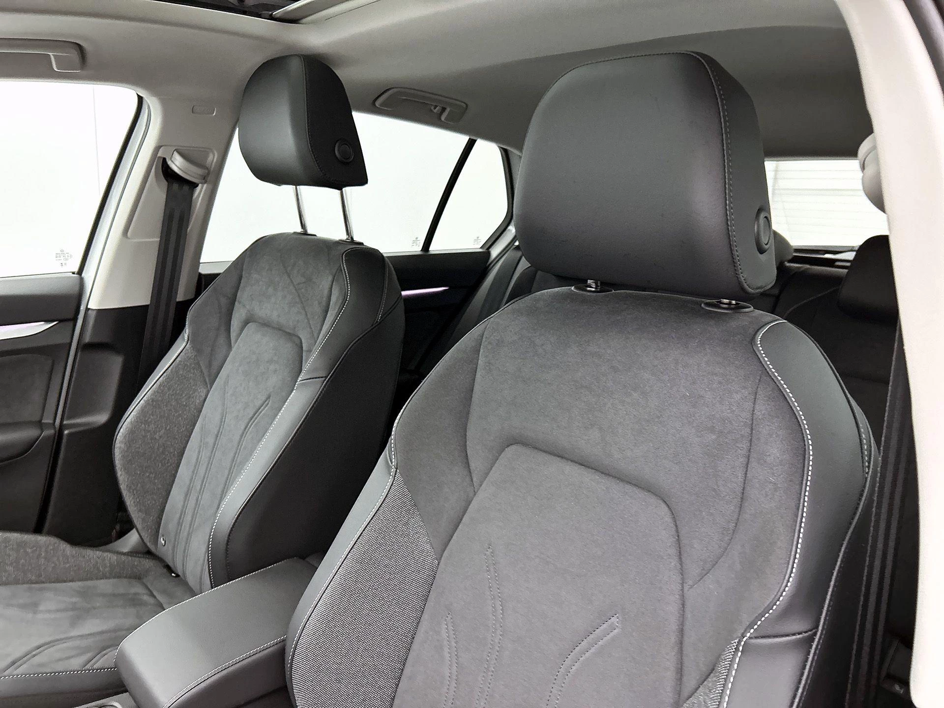 Volkswagen-Golf-image-11