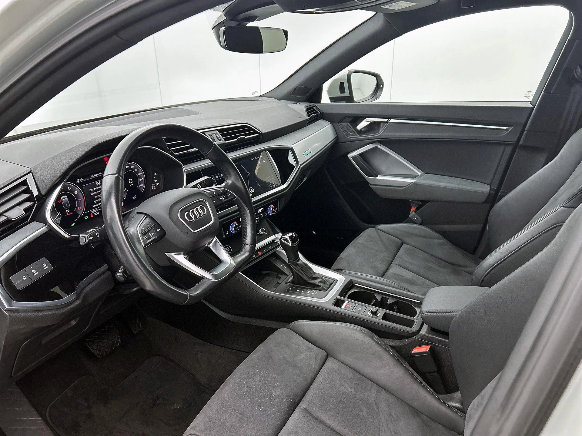 Audi-Q3-image-11
