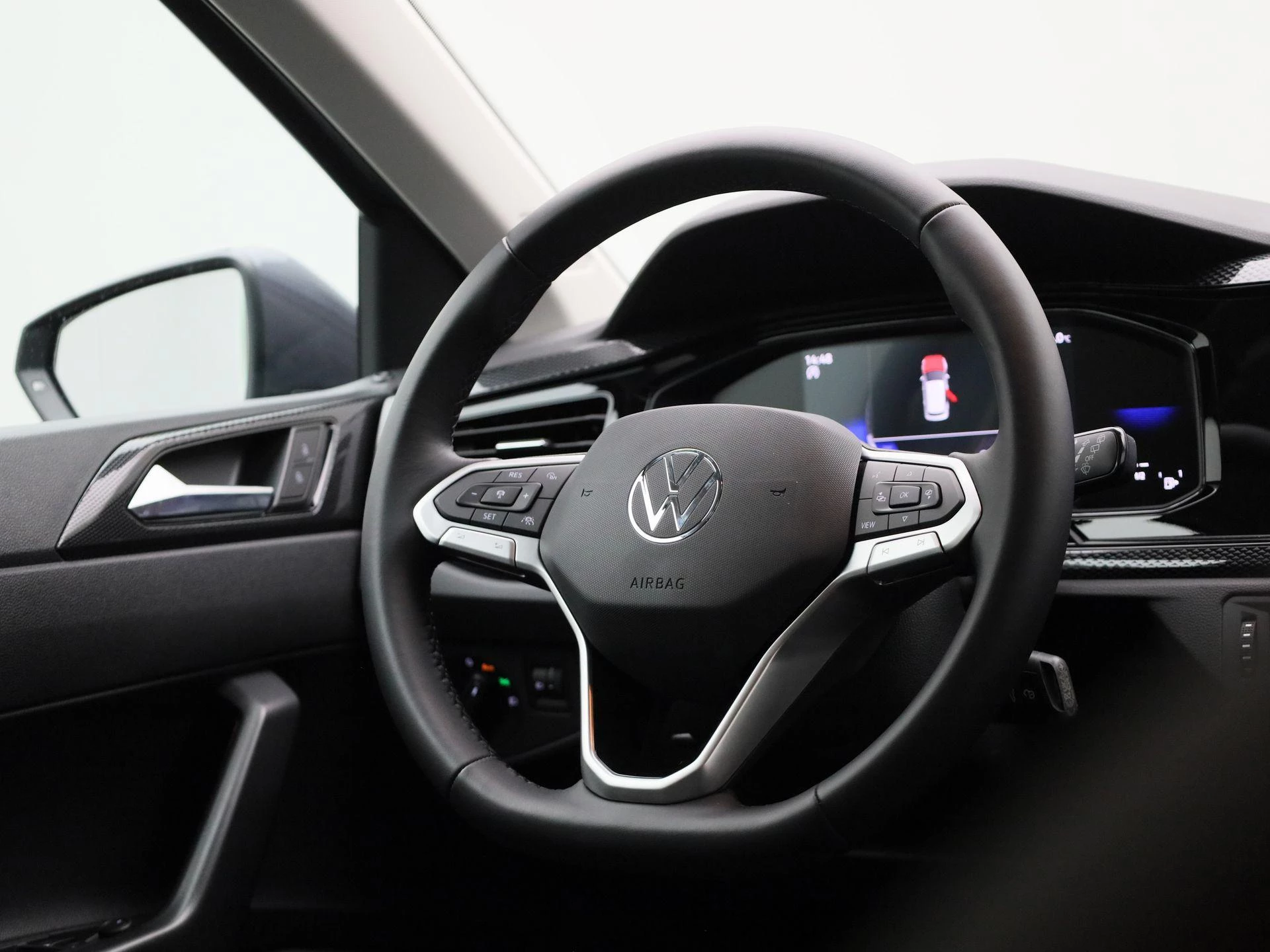 Volkswagen-Polo-image-35