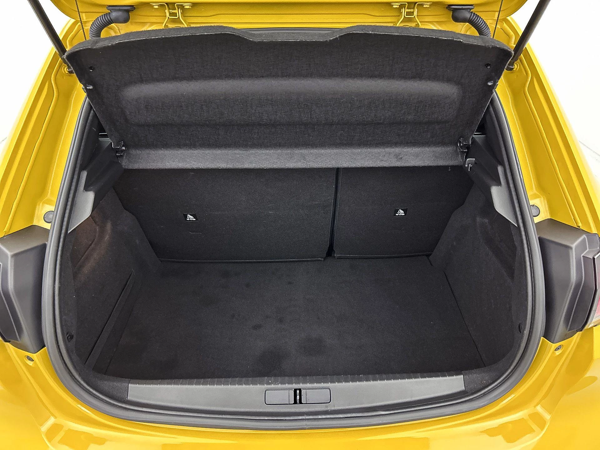 Peugeot-208-image-24