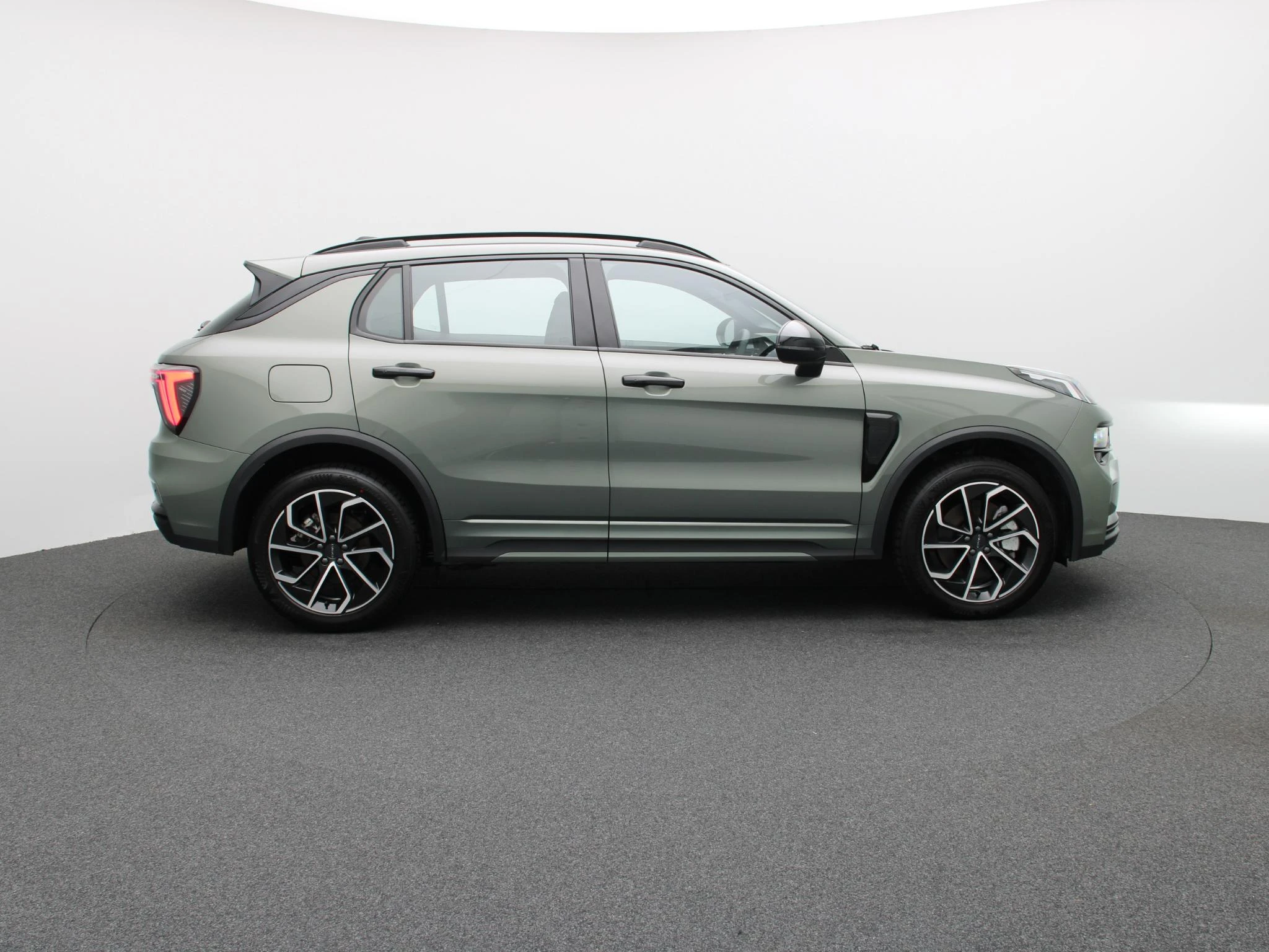 Lynk & Co-01-image-7