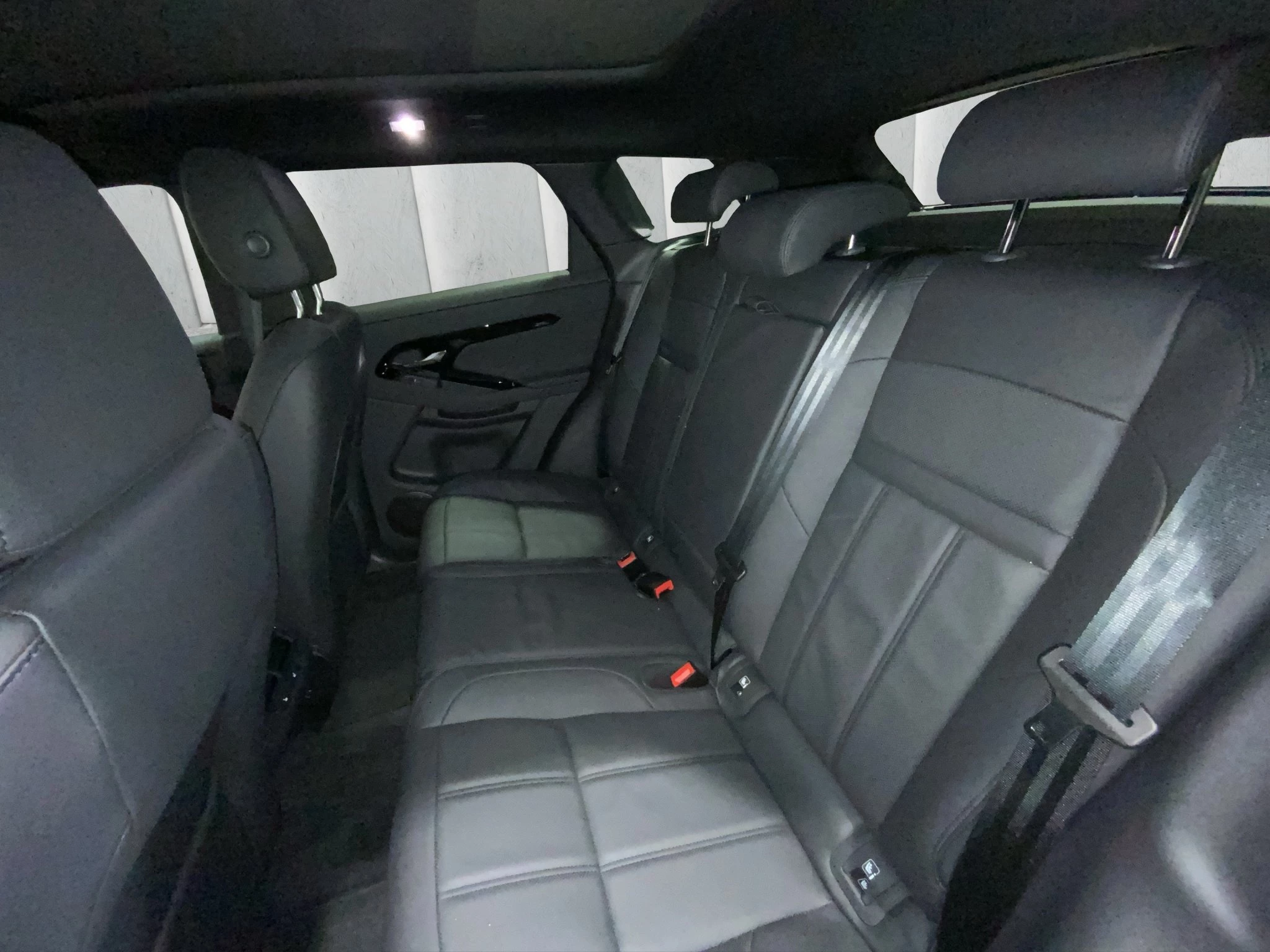 Land Rover-Range Rover Evoque-image-10