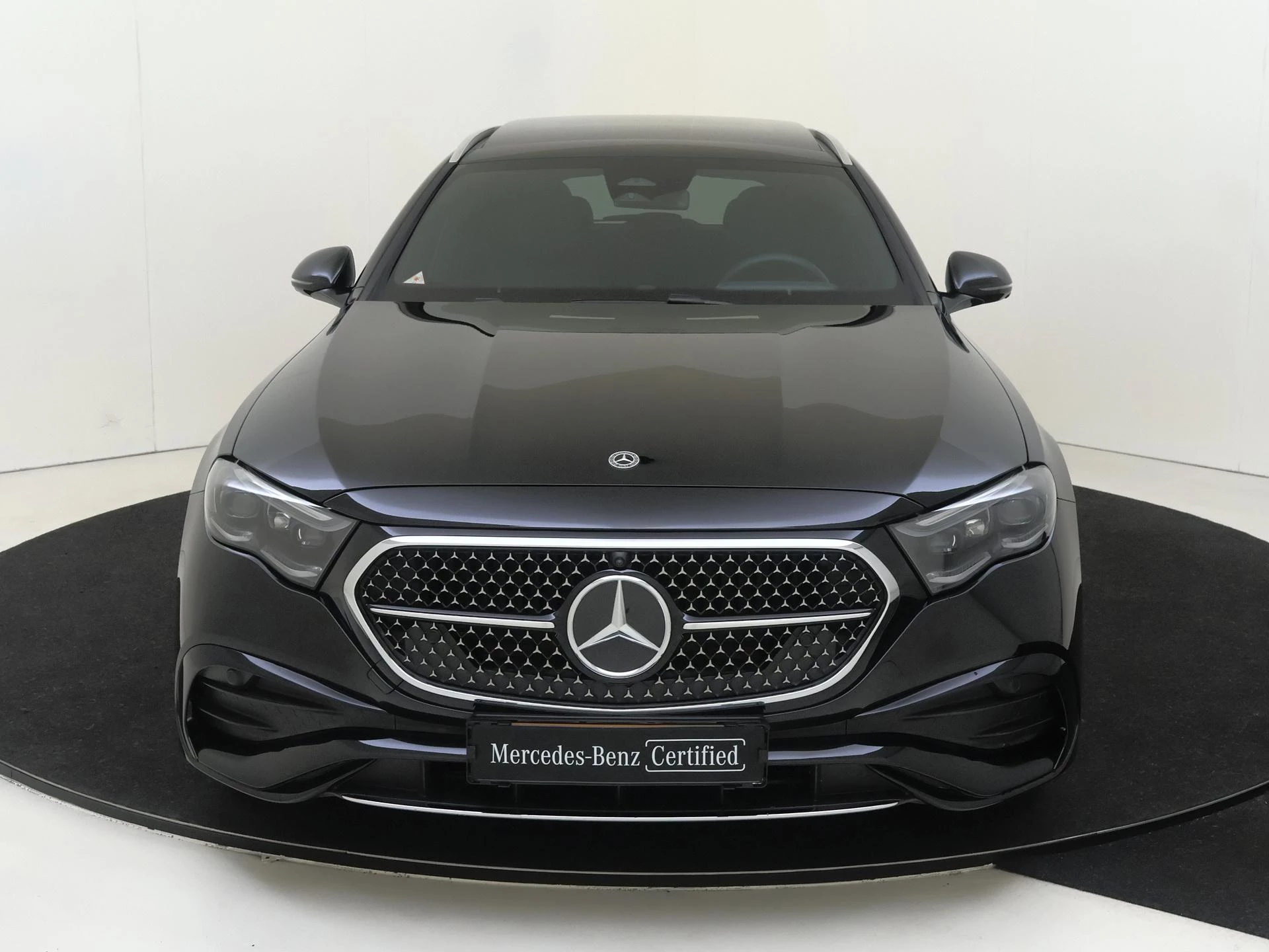 Mercedes-Benz-E-Klasse-image-5