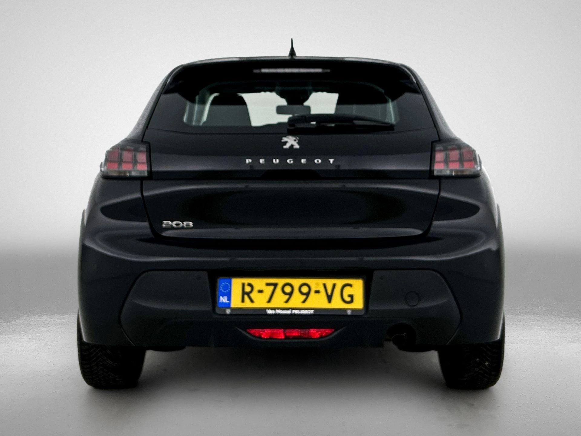 Peugeot-208-image-2