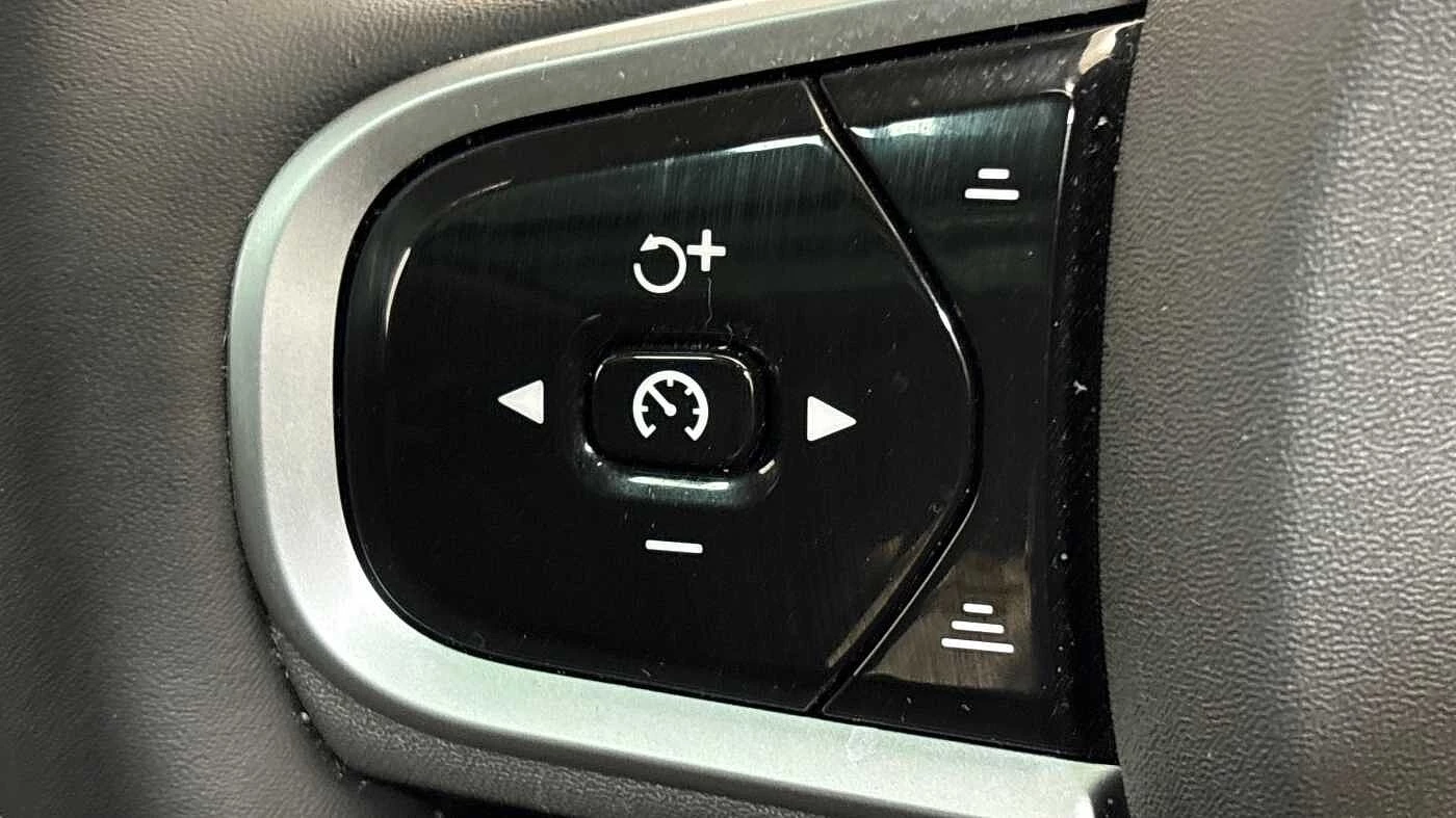 Volvo-XC90-image-26