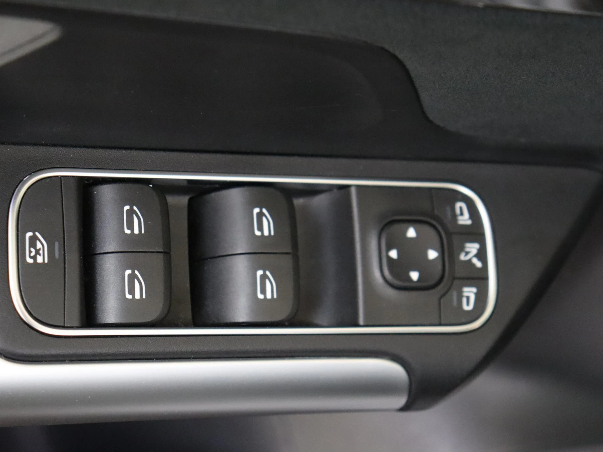 Mercedes-Benz-B-Klasse-image-26