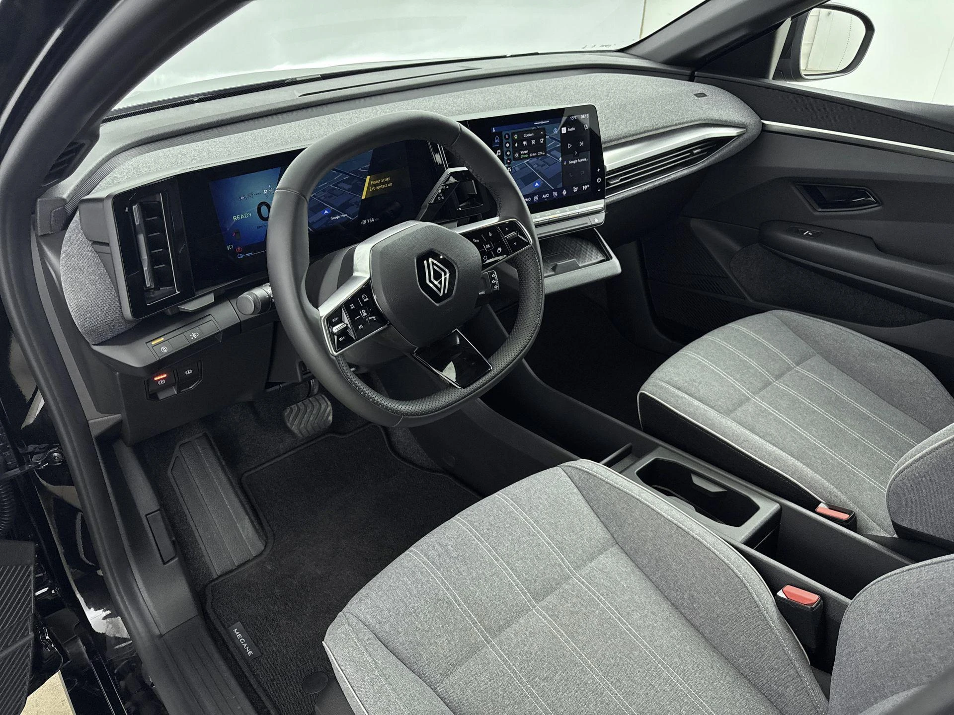 Renault-Megane E-Tech-image-7