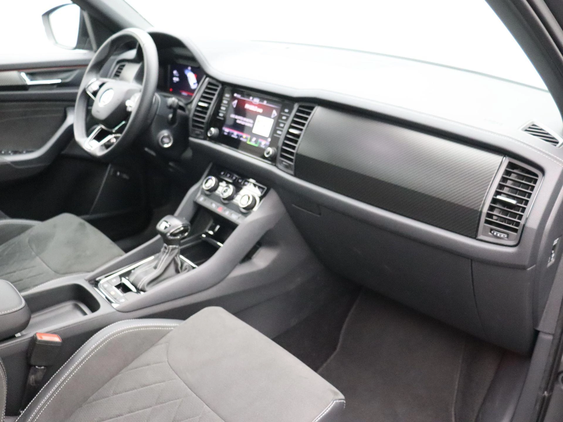 Škoda Kodiaq 1.5 TSI DSG Sportline + 5-ZIT + PANORAMISCH DAK + TREKHAAK +