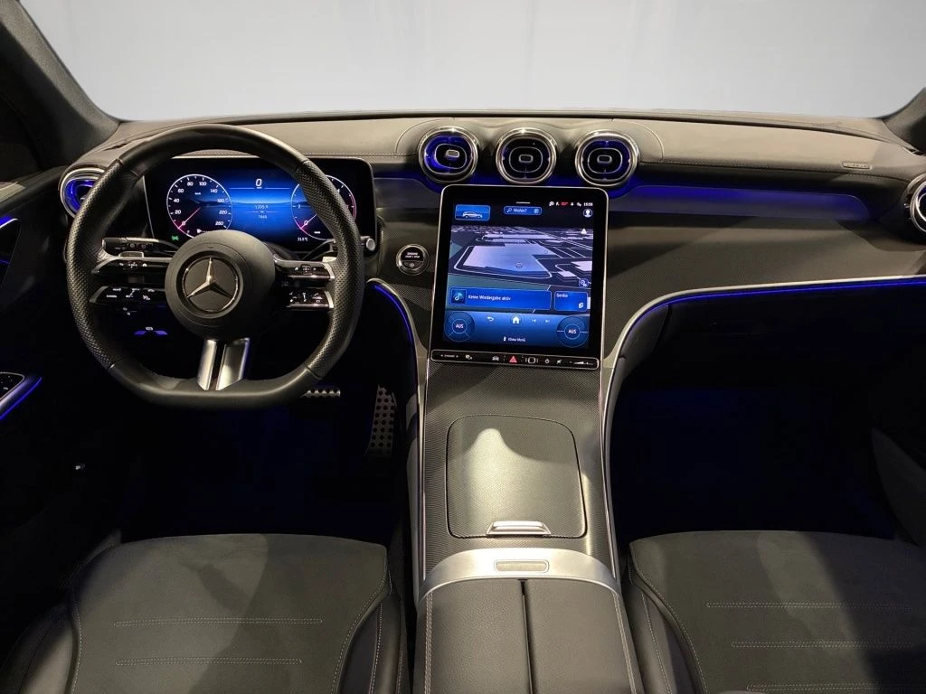 Mercedes-Benz-GLC 220 d-image-11