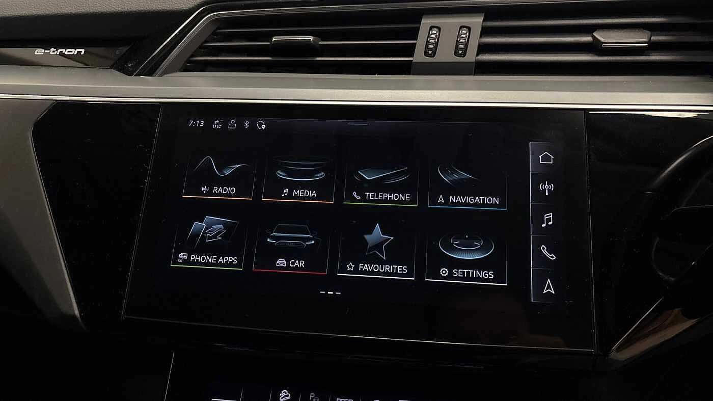 Audi-Q8 e-tron-image-7