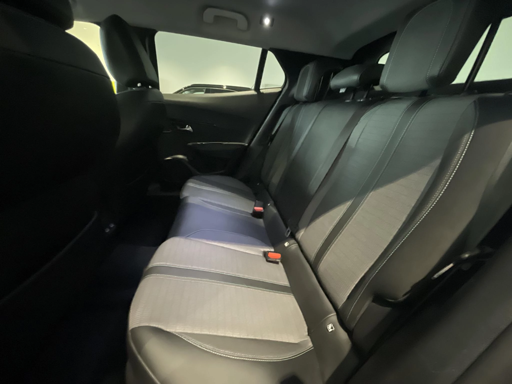 Peugeot 2008 1.2 Puretech 96kW S&S EAT8 Allure