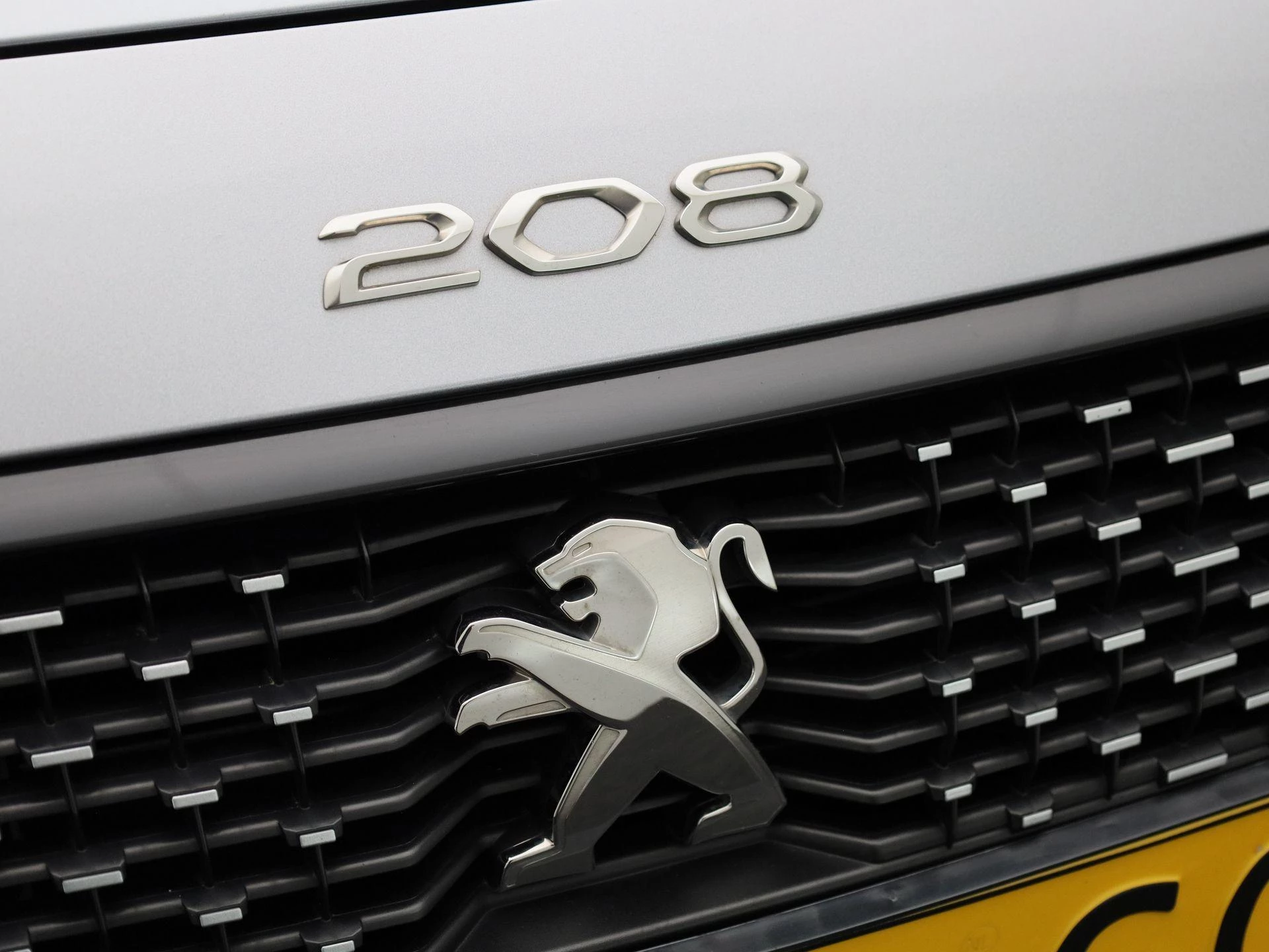 Peugeot-e-208-image-34
