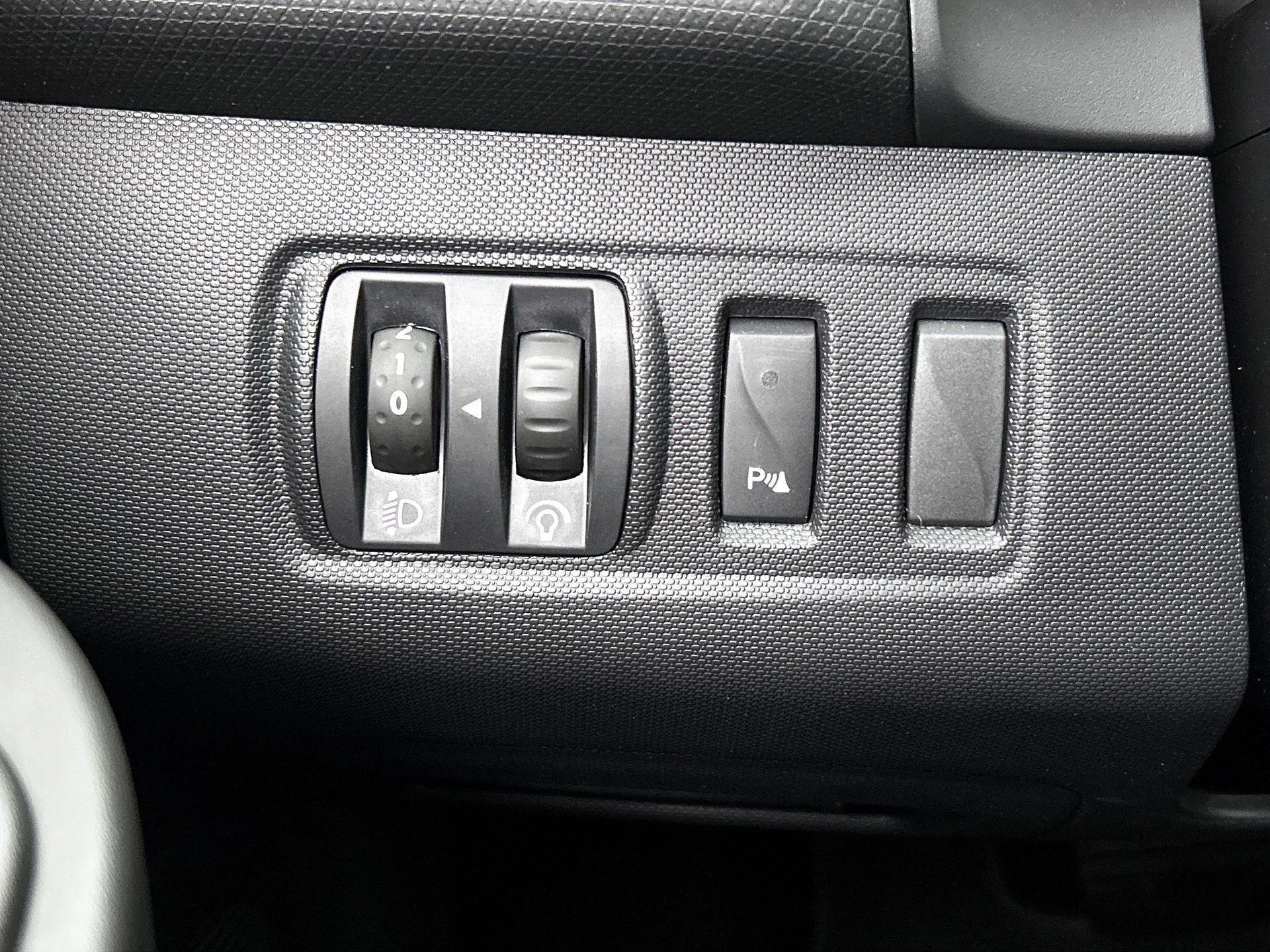 Renault-Clio-image-23