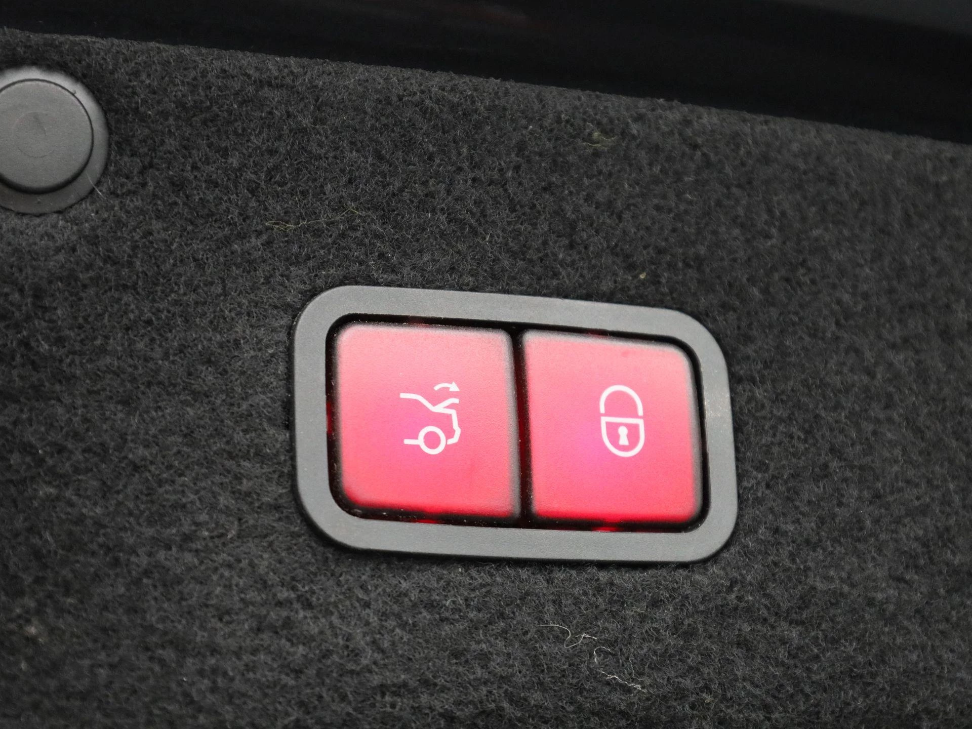 Mercedes-Benz-S-Klasse-image-14