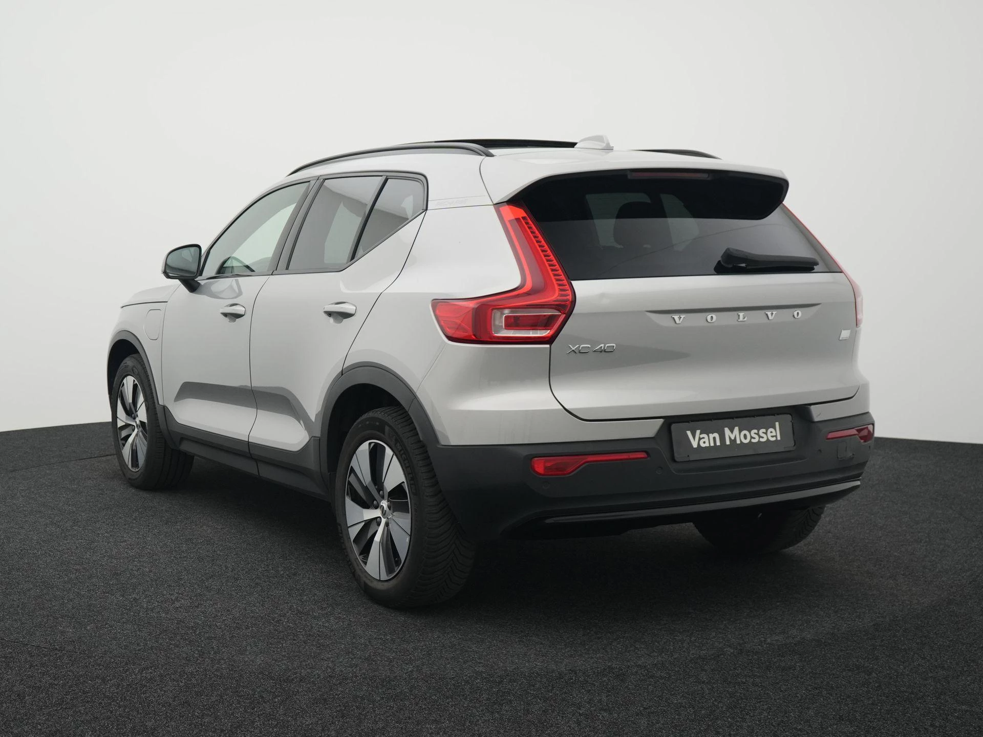 Volvo XC40 1.5 T4 Plug-in hybrid Plus Dark
