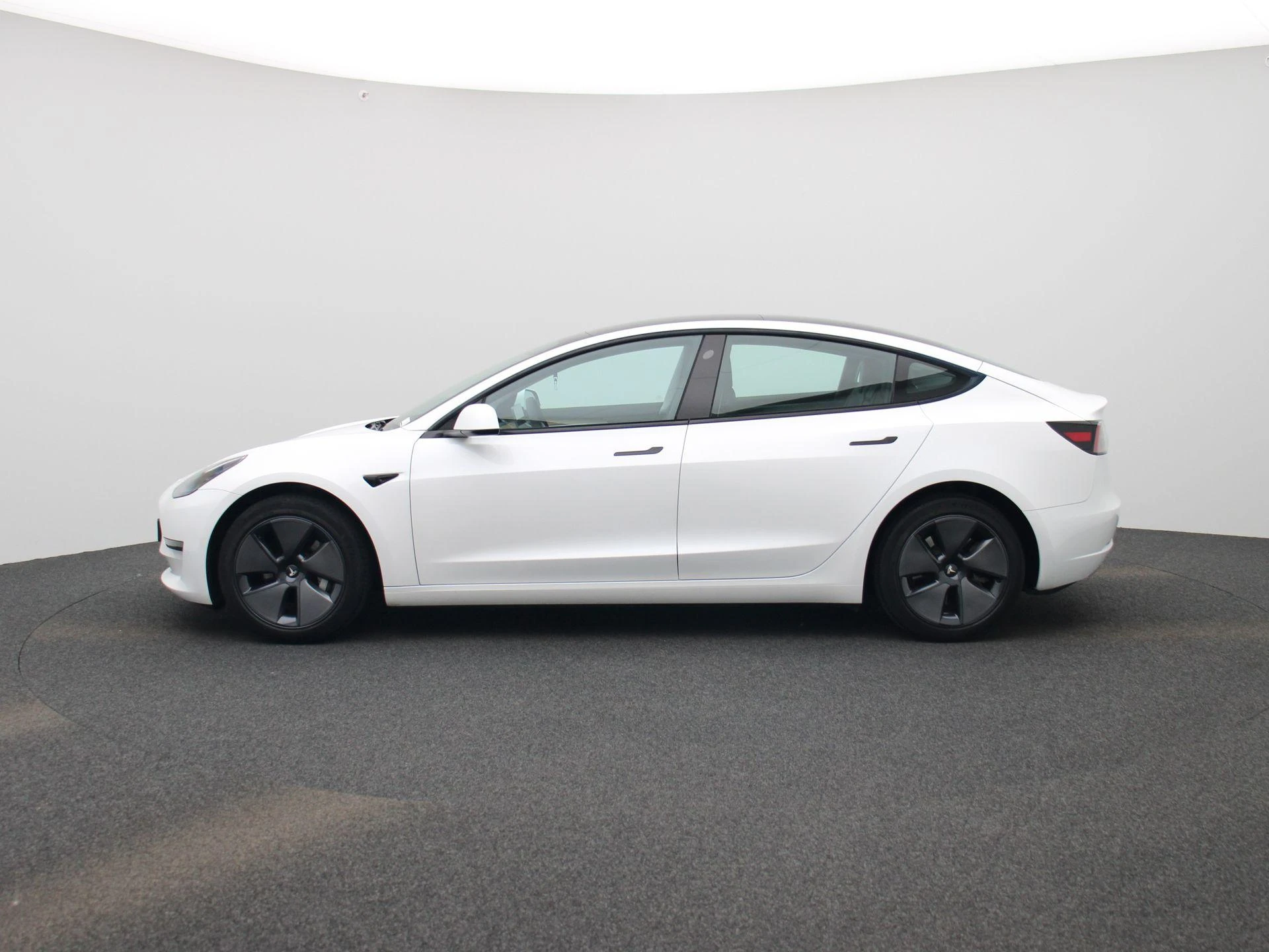 Tesla Model 3 Standard RWD Plus 60 kWh