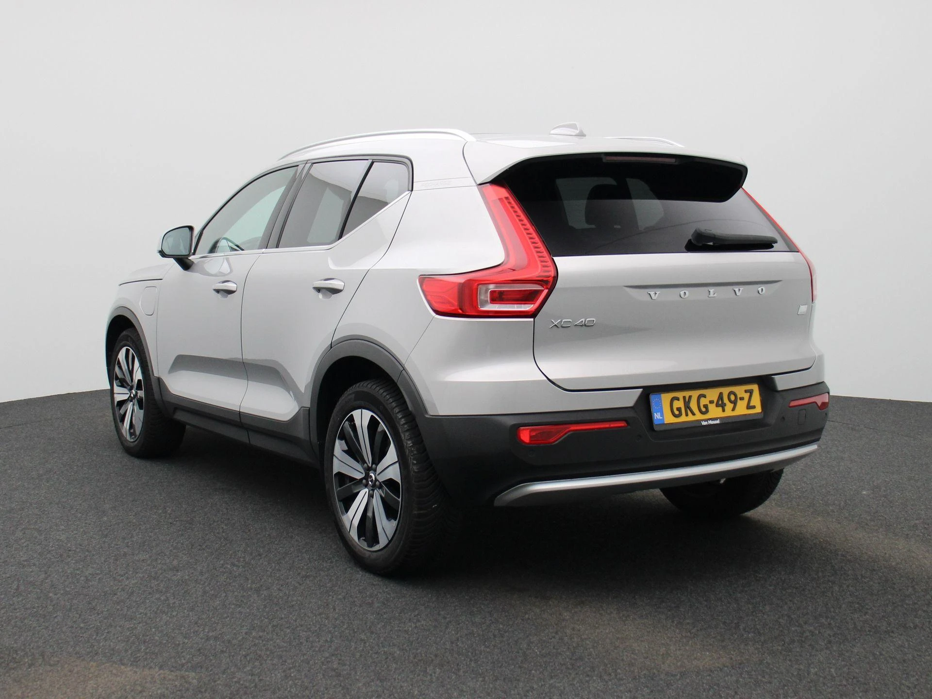 Volvo-XC40-image-1