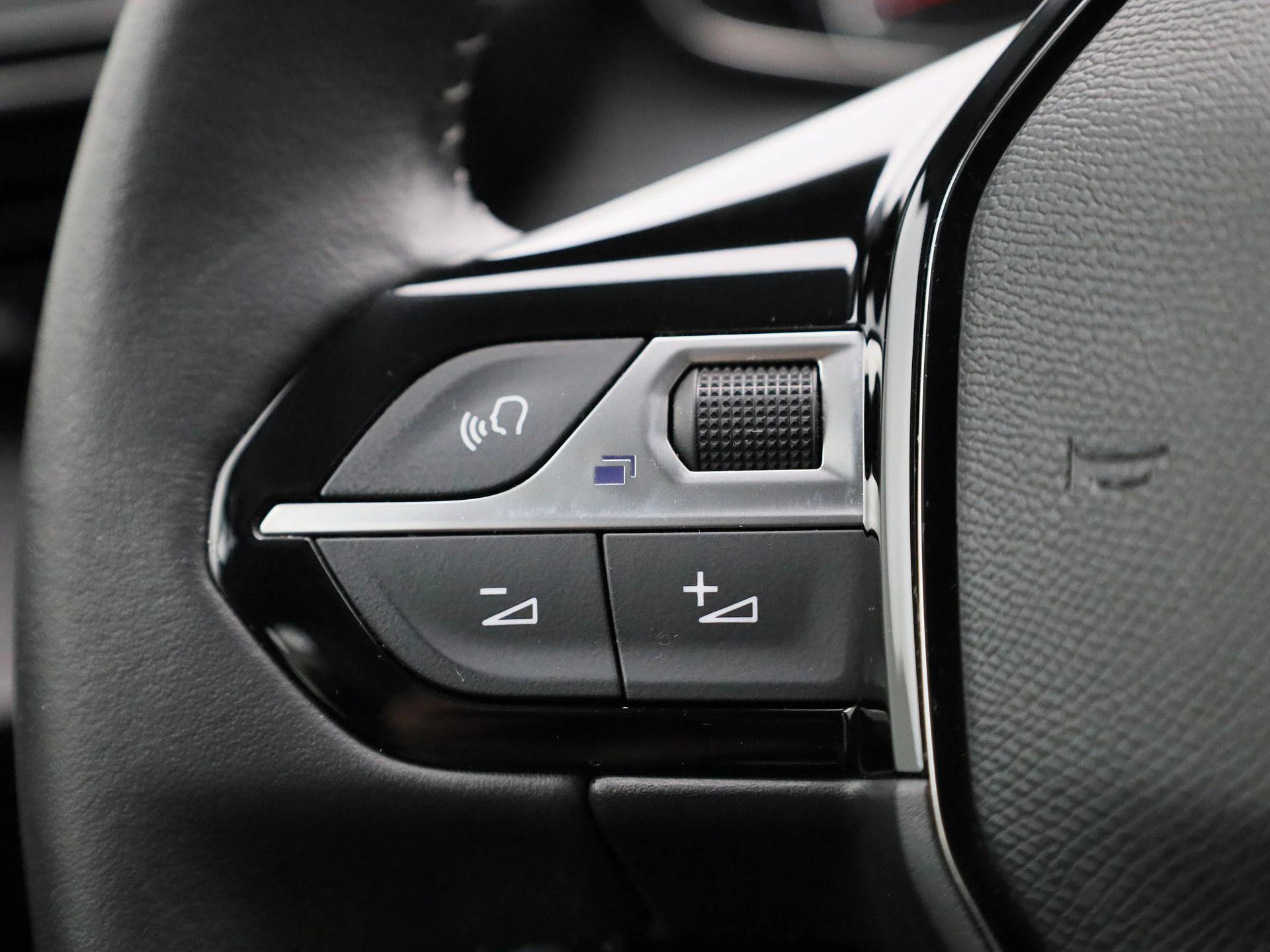 Peugeot-208-image-17