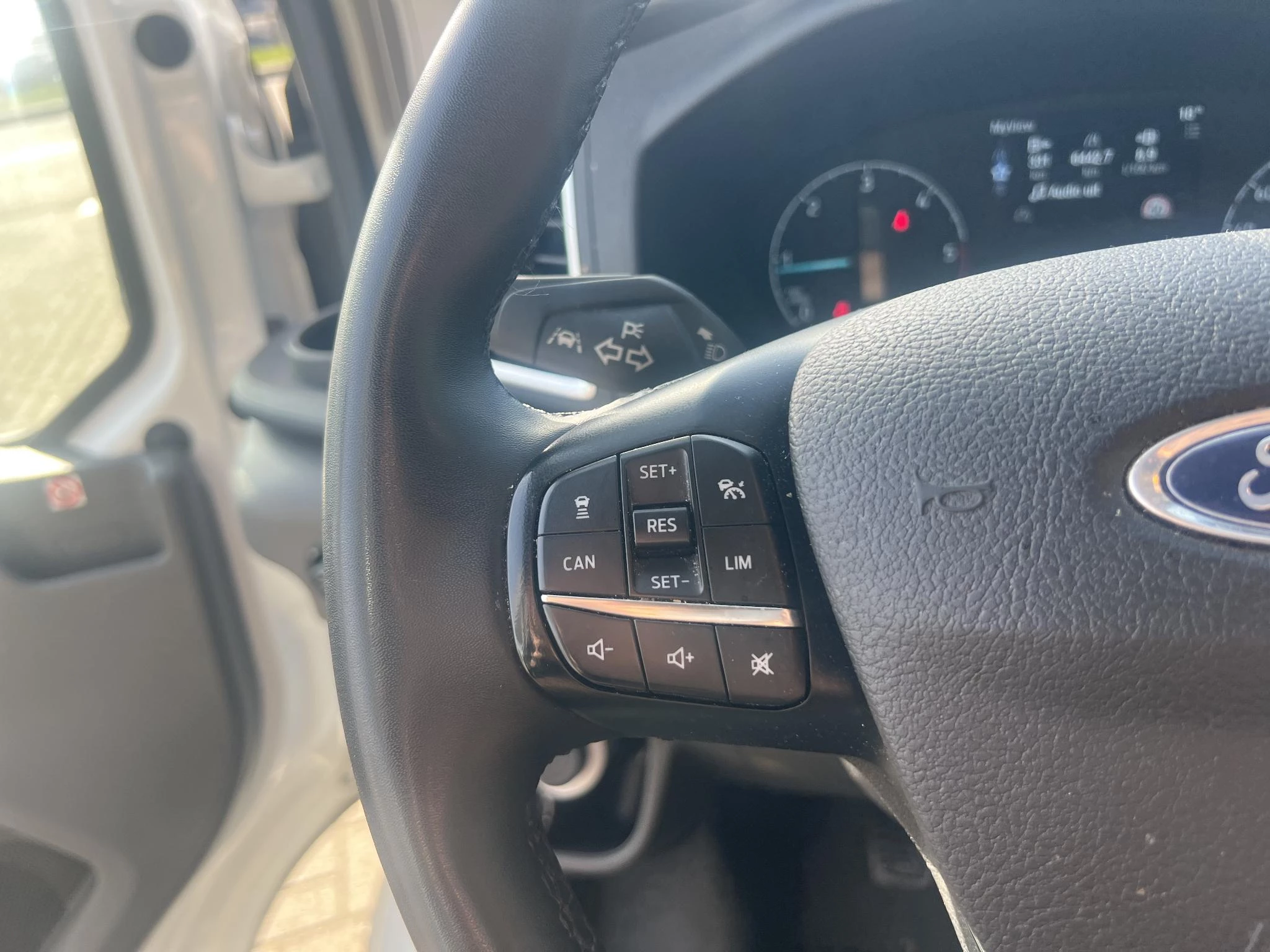 Ford-Transit-image-12