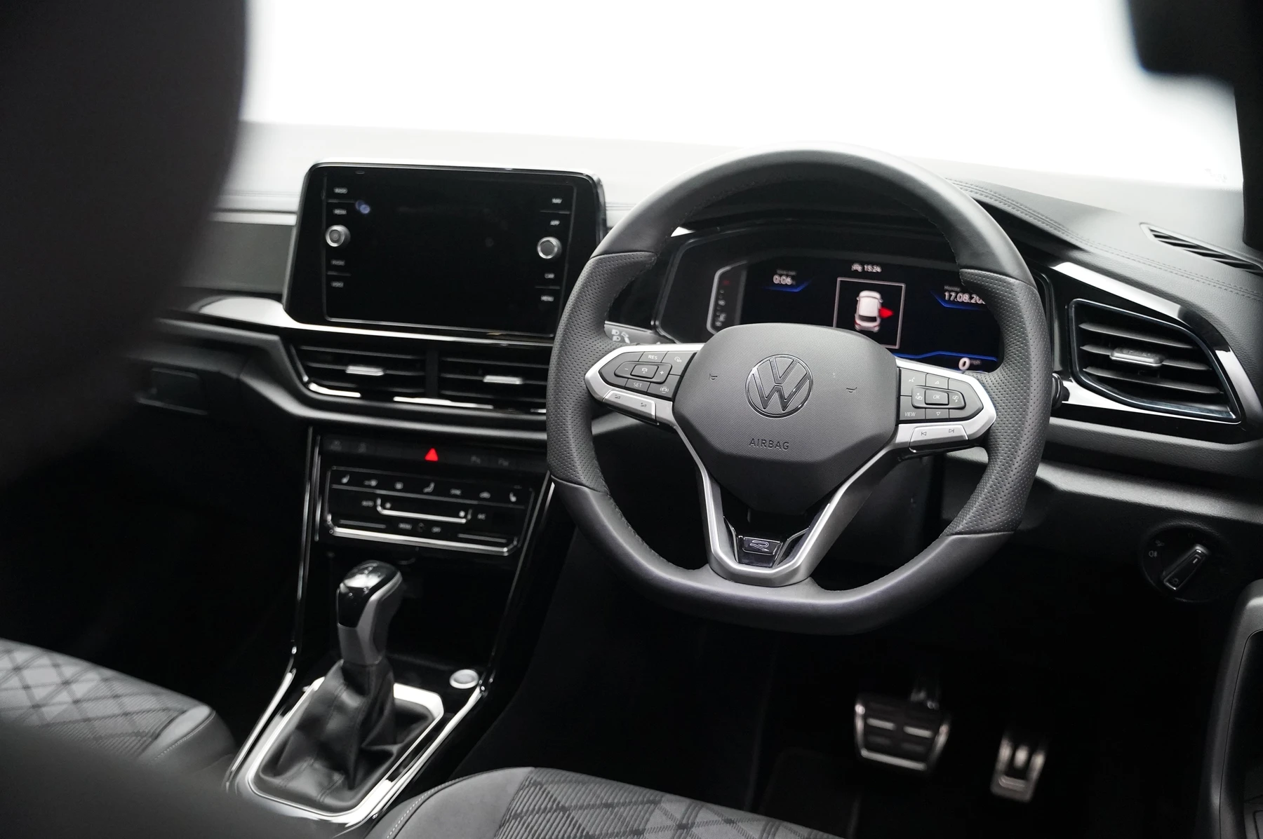 Volkswagen-T-Roc-image-8