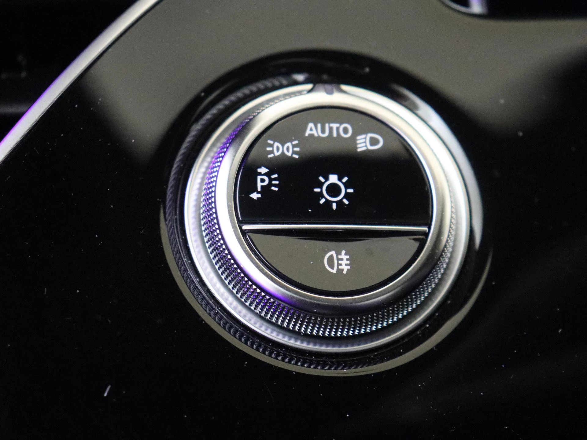 Mercedes-Benz-E-Klasse-image-28