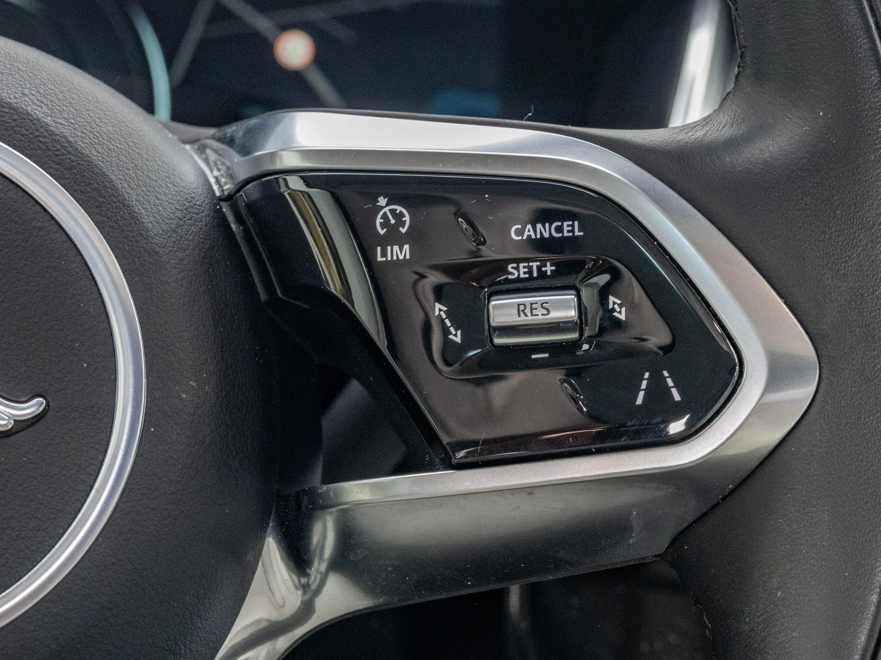 Jaguar-I-PACE-image-26