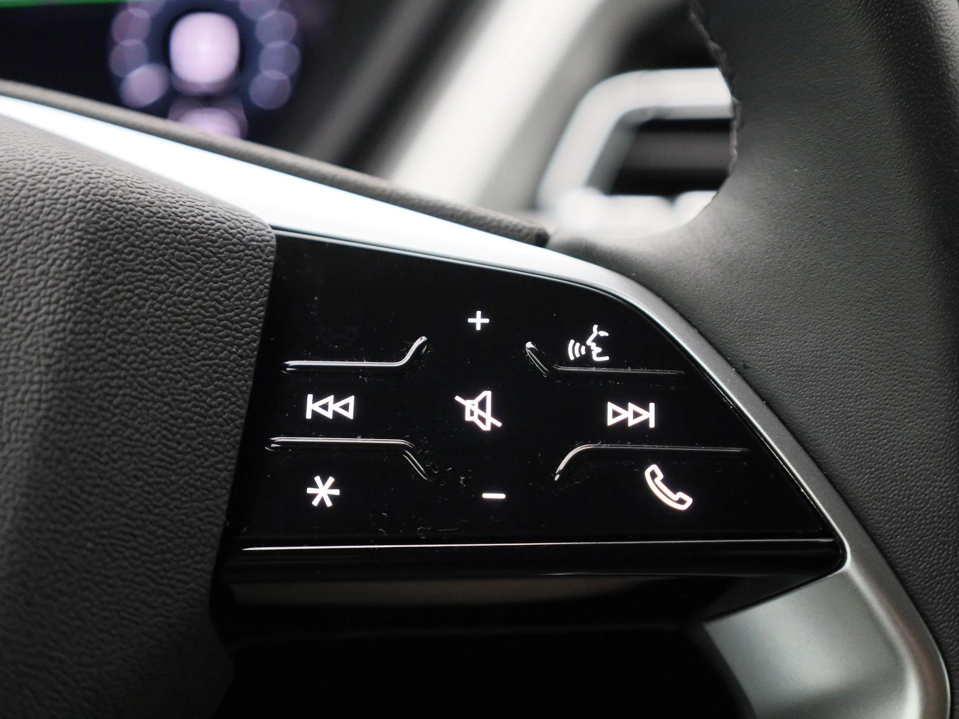 Audi-Q4 e-tron-image-25