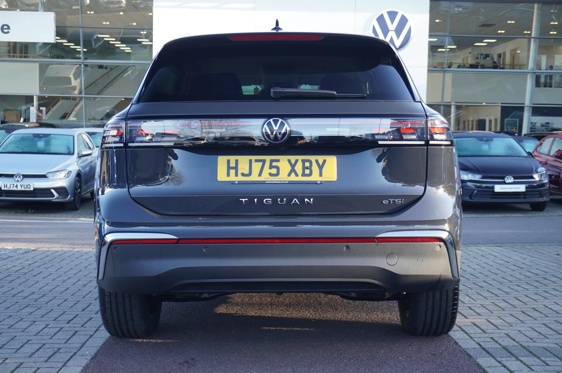 Volkswagen-Tiguan-image-25