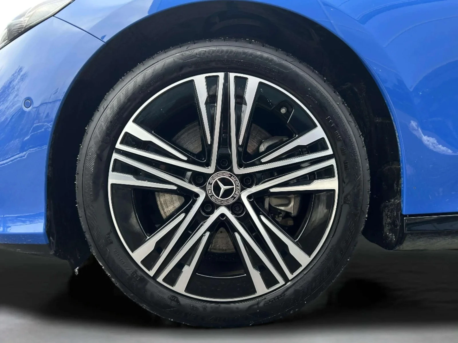 Mercedes-Benz-CLA-image-7