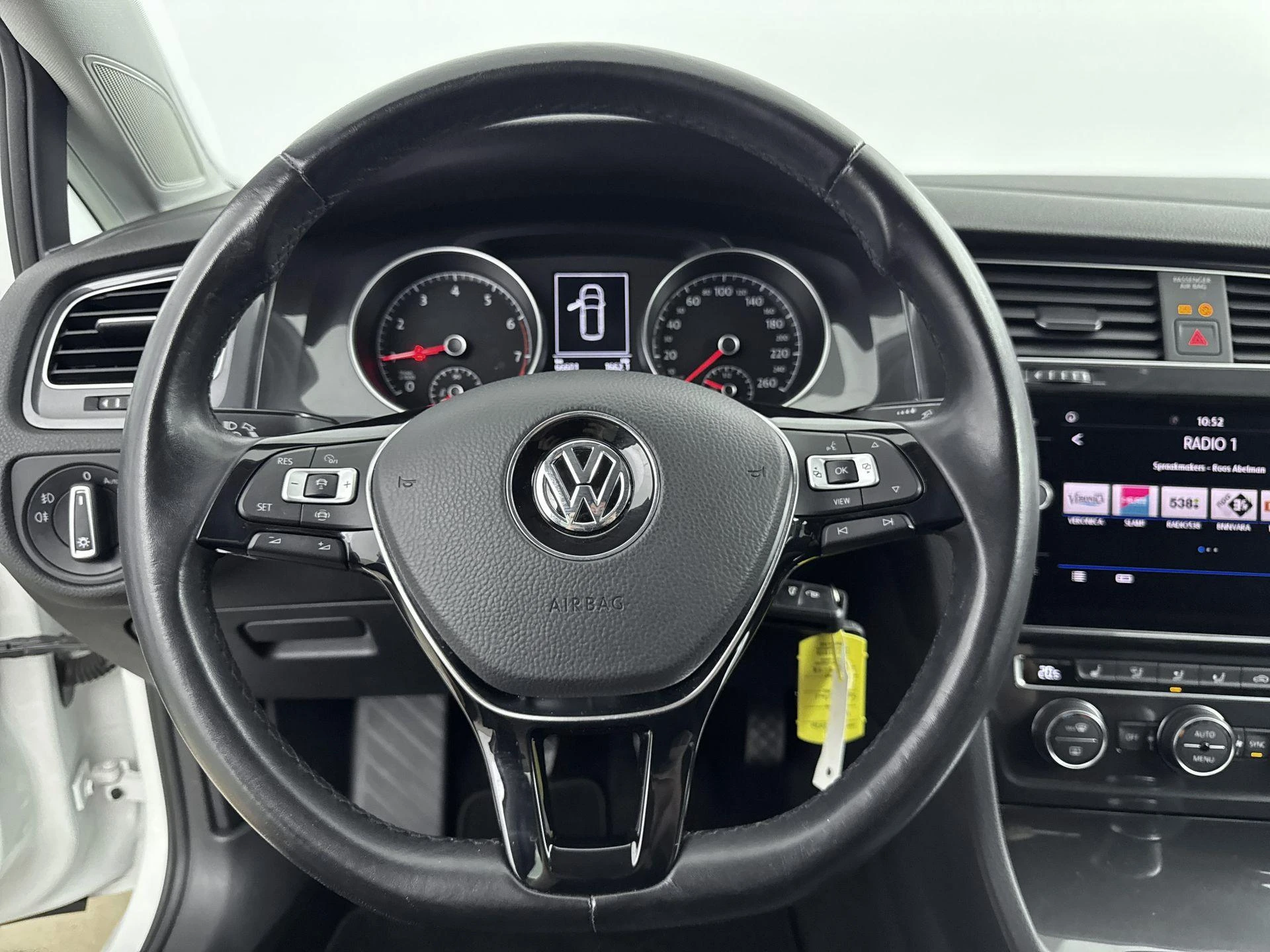 Volkswagen-Golf-image-9