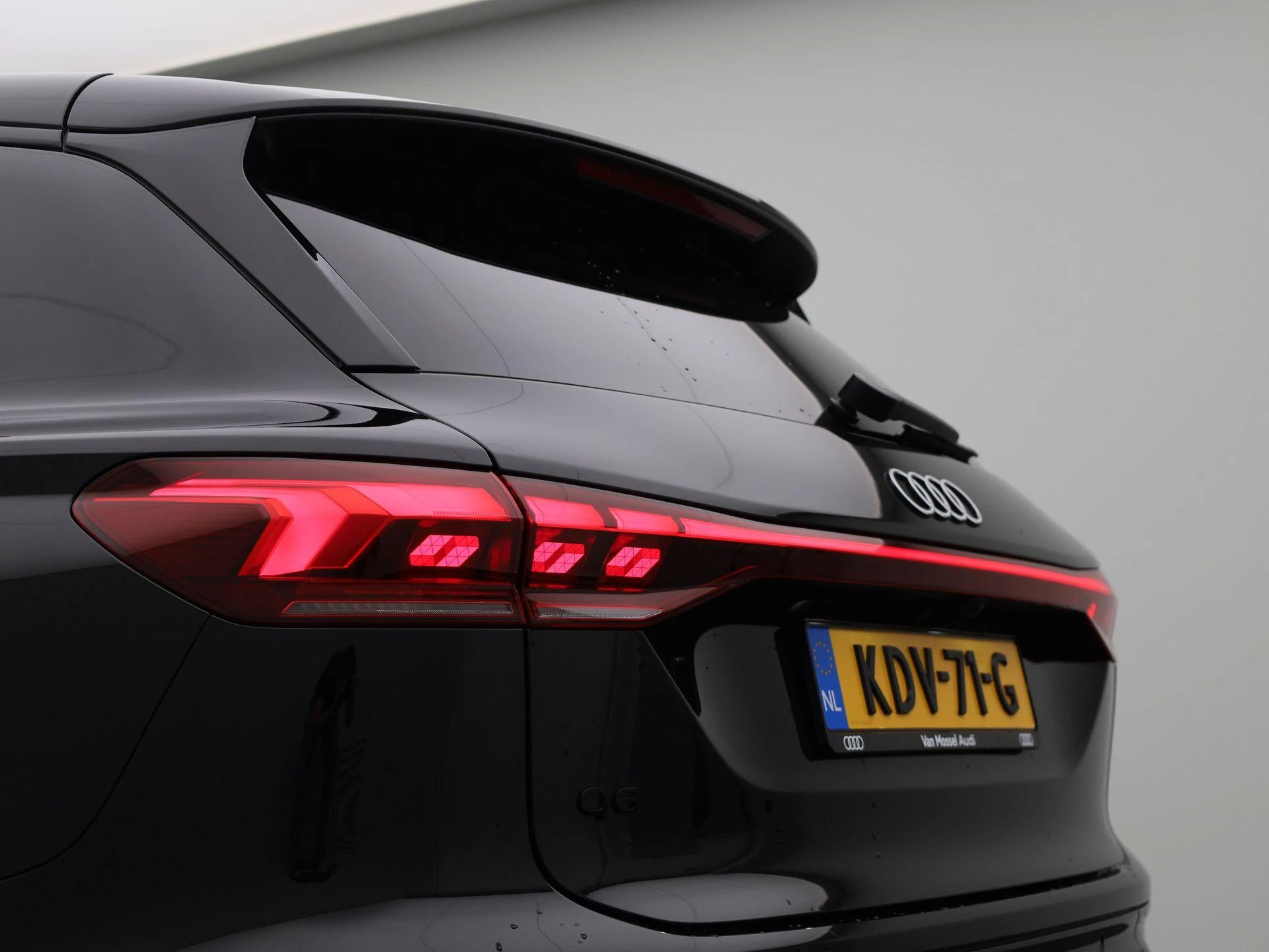 Audi-Q6 e-tron-image-56
