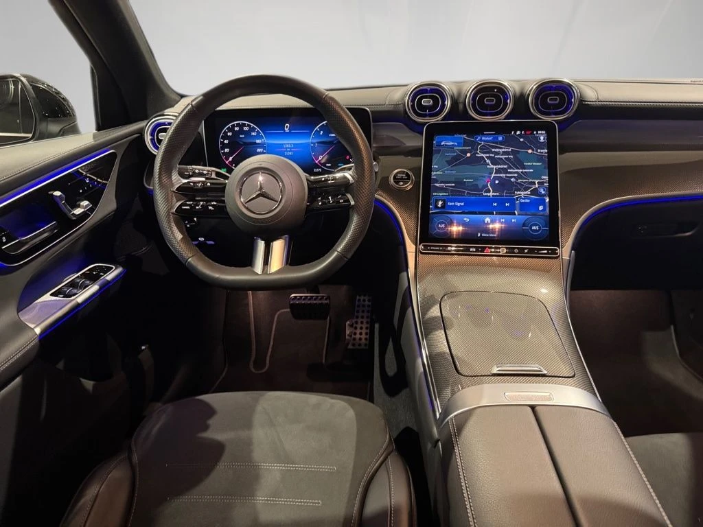 Mercedes-Benz-GLC 300 d-image-10