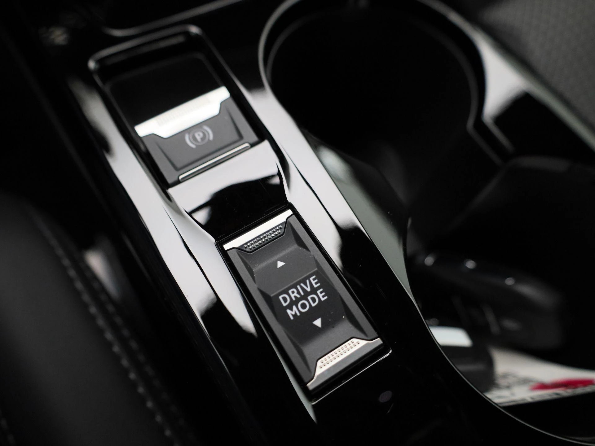 Peugeot-e-208-image-34