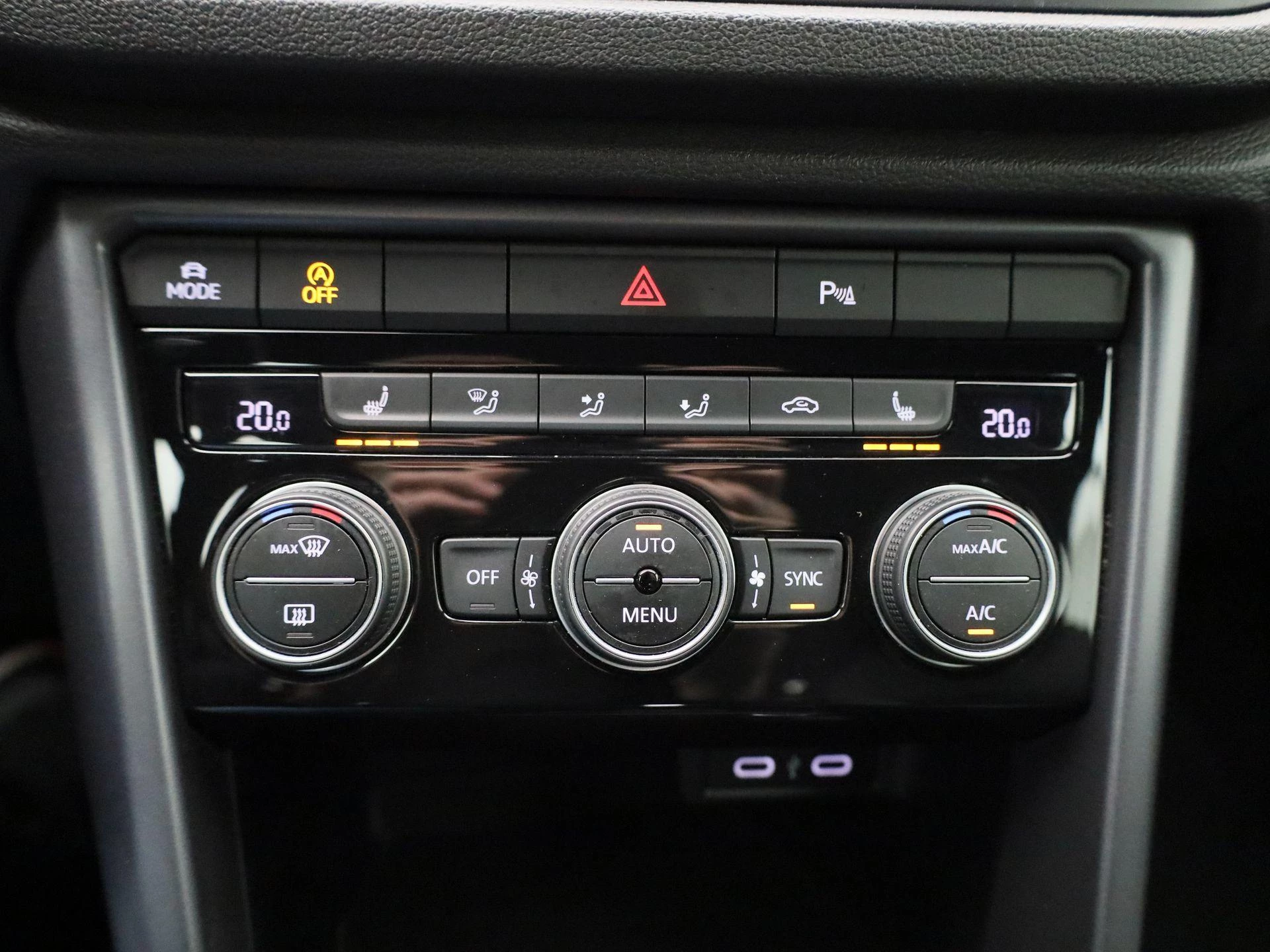 Volkswagen-T-Roc-image-20