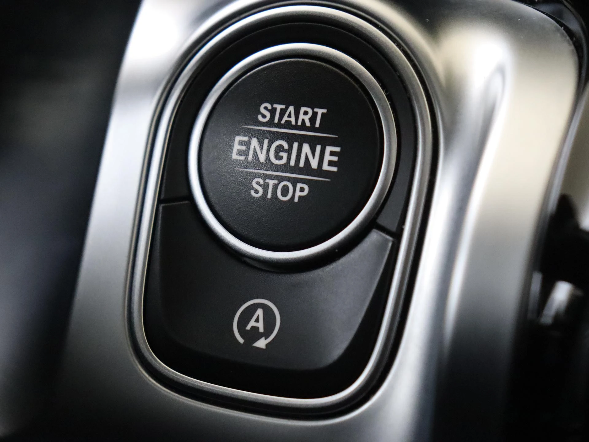 Mercedes-Benz-GLB-image-26