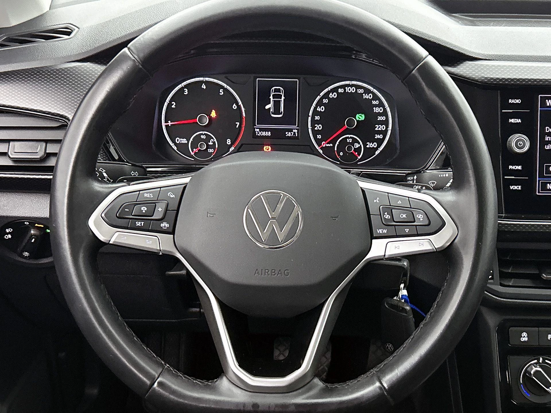 Volkswagen-T-Cross-image-8