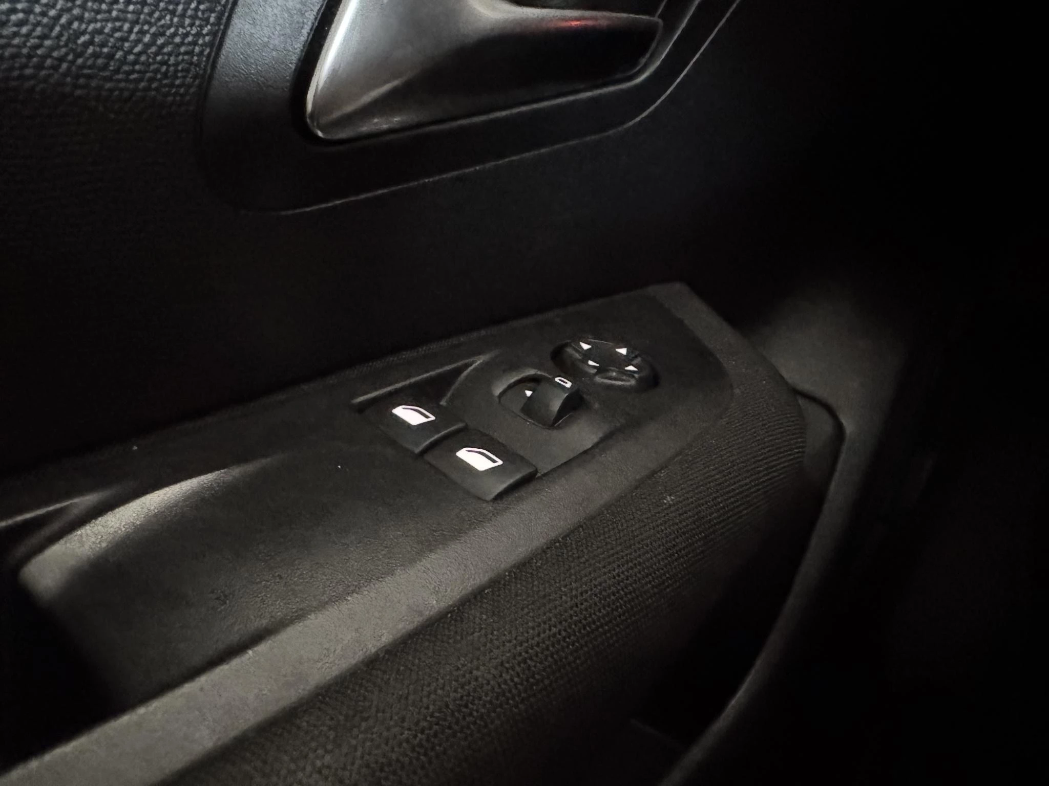 Peugeot-208-image-14