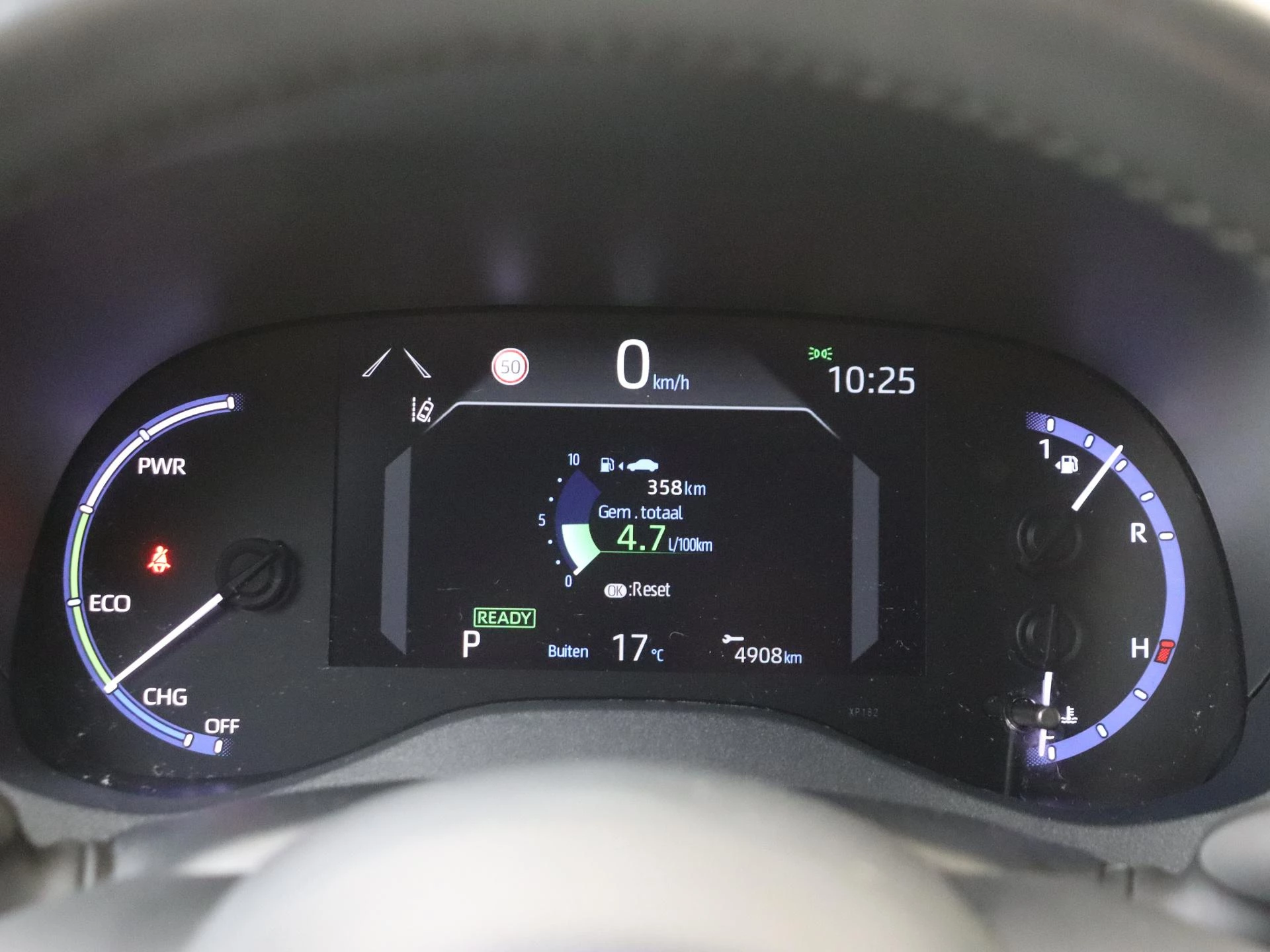 Toyota-Yaris Cross-image-14