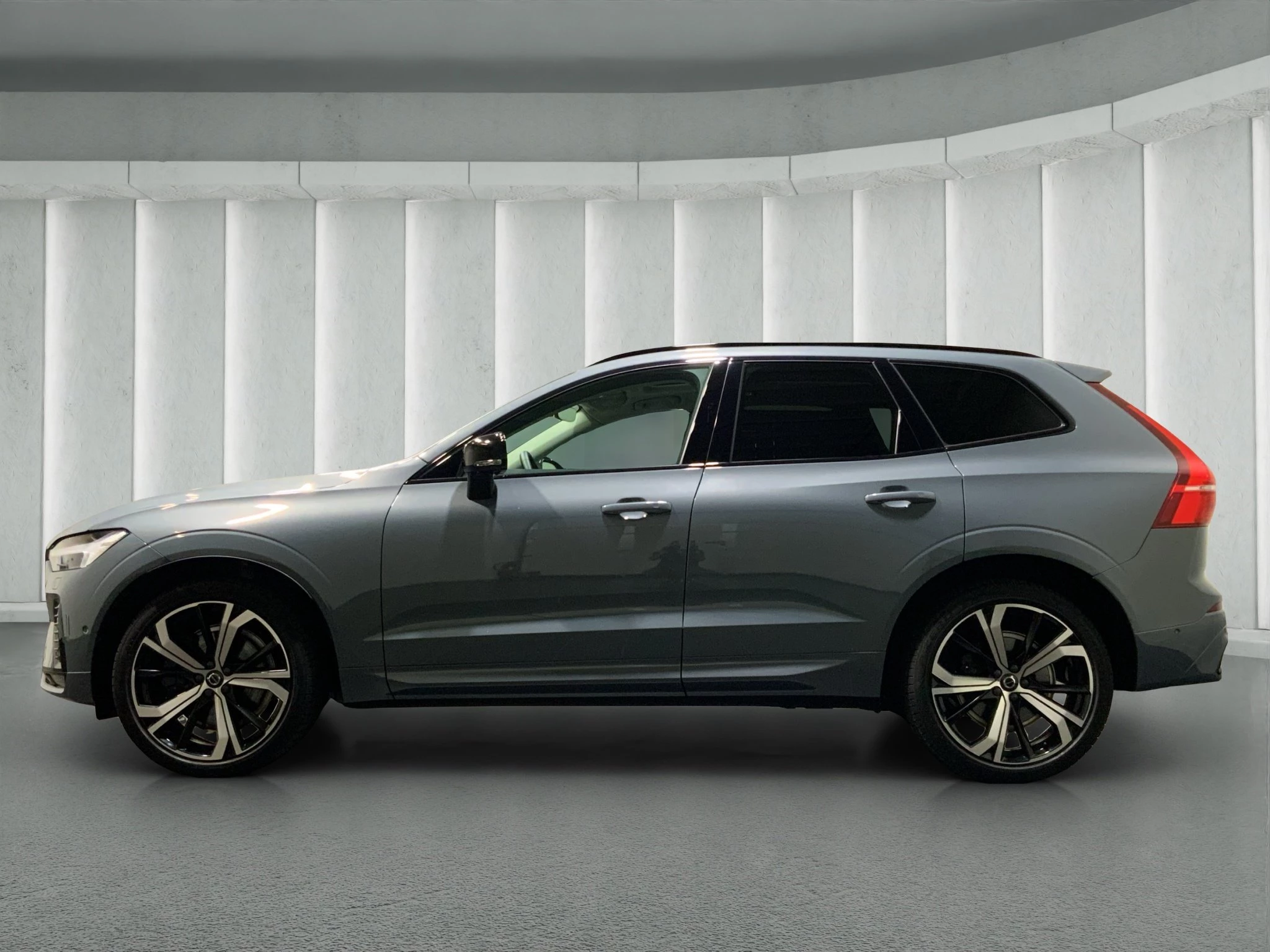 Volvo XC60 B4 Plus Dark