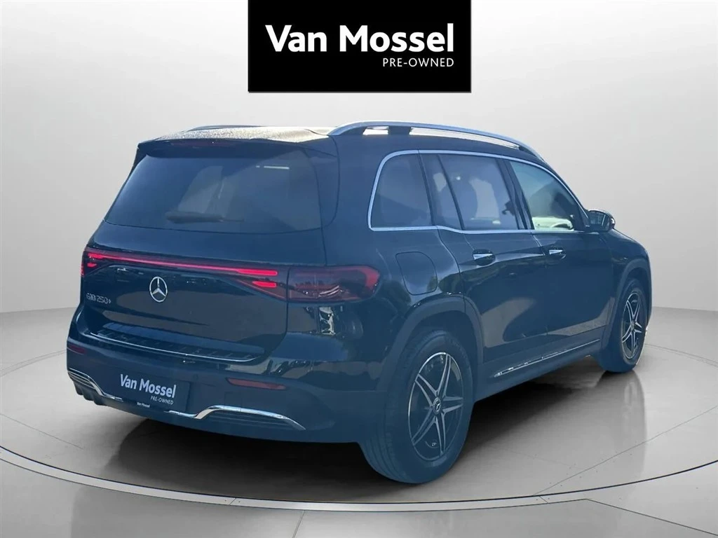 Mercedes-Benz-EQB-image-4