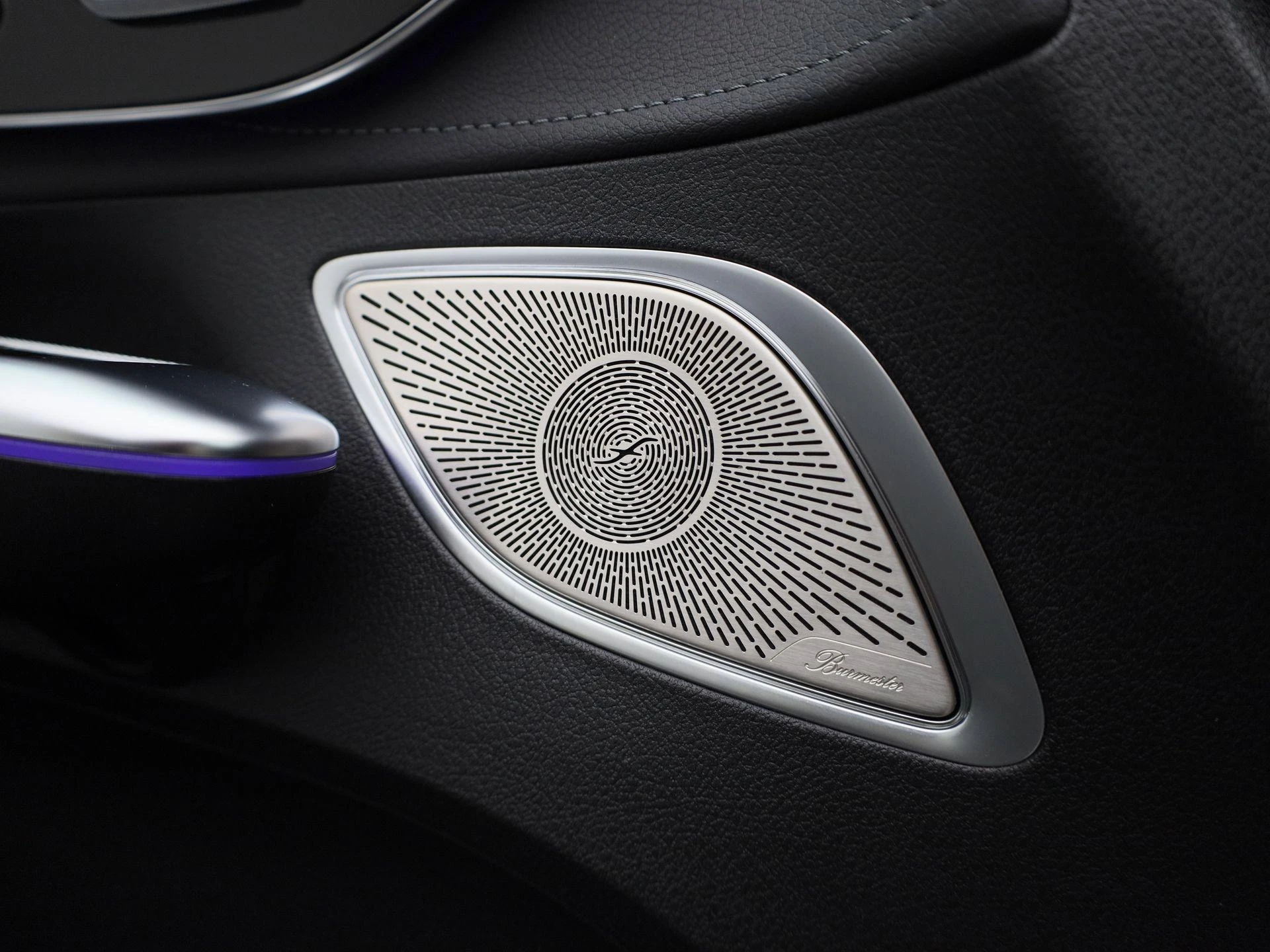 Mercedes-Benz-EQE-image-31