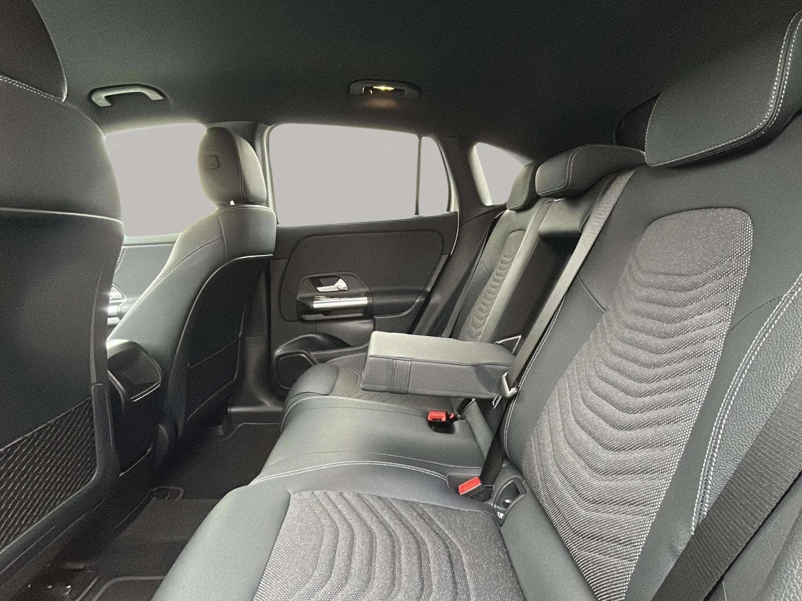 Mercedes-Benz-EQA-image-17