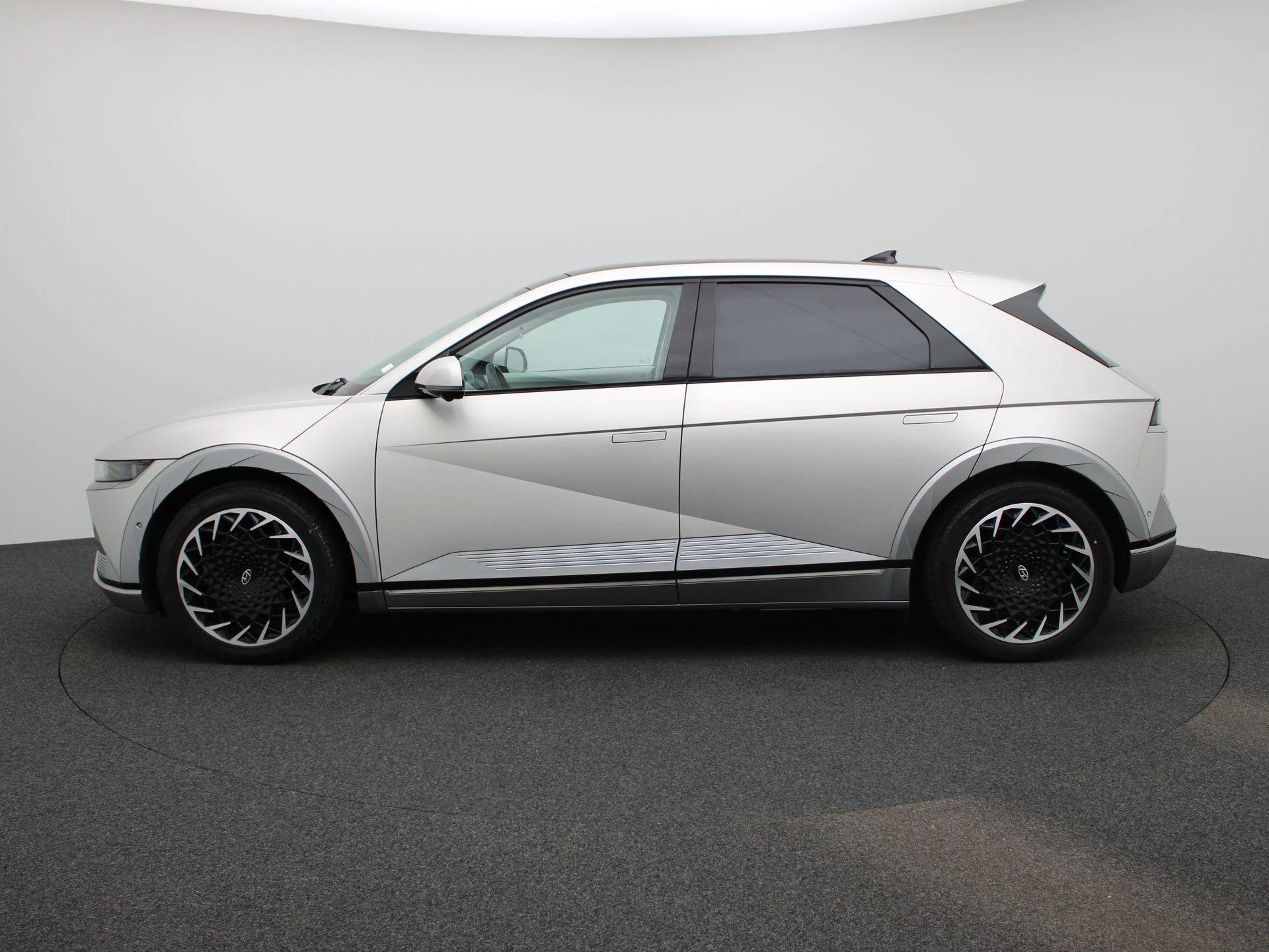 Hyundai-IONIQ 5-image-3