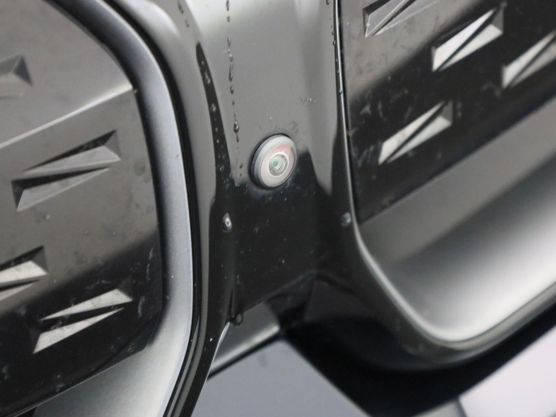 BMW-iX3-image-35