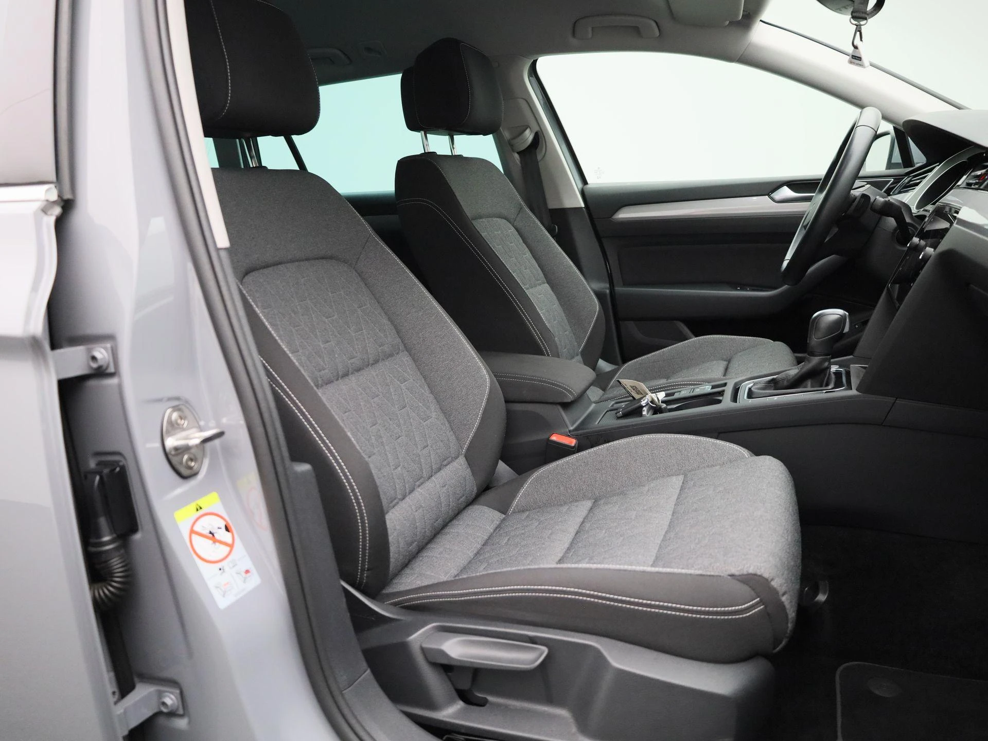 Volkswagen-Passat-image-32