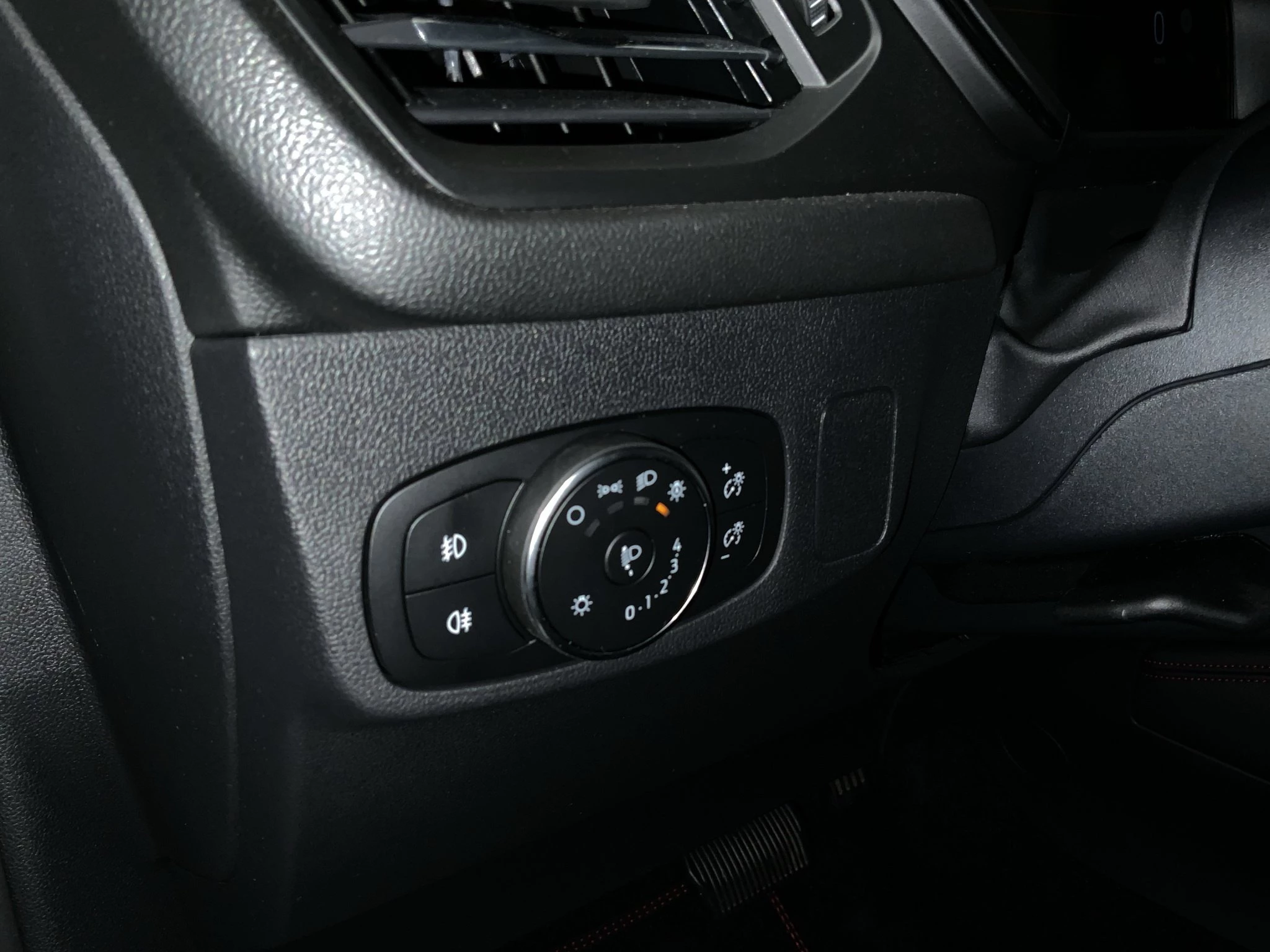 Ford Focus ST-Line X Turnier Aut.*AHK*ACC*HUD*KAM*NAVI*WINTER-PKT.