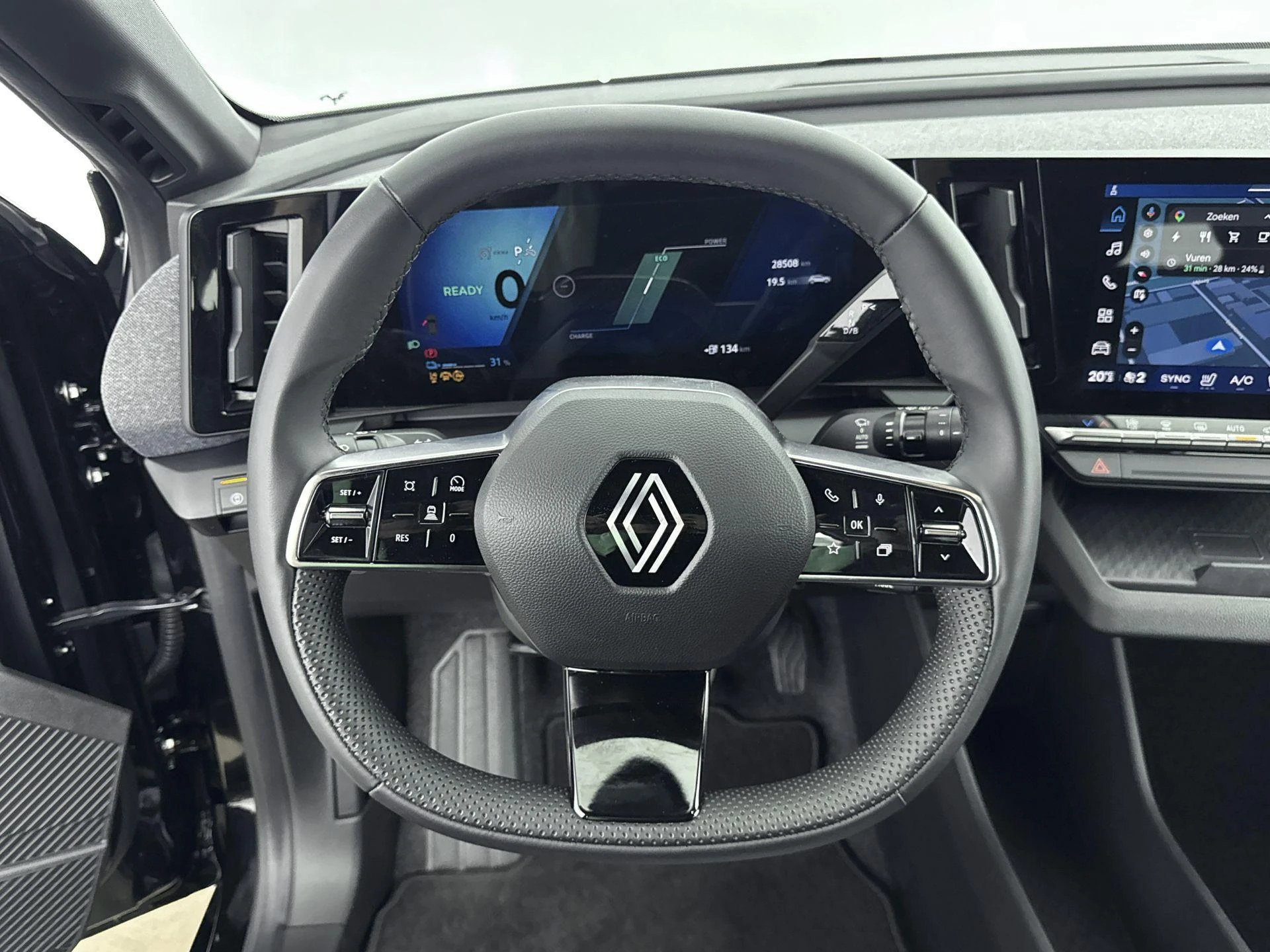 Renault-Megane E-Tech-image-12