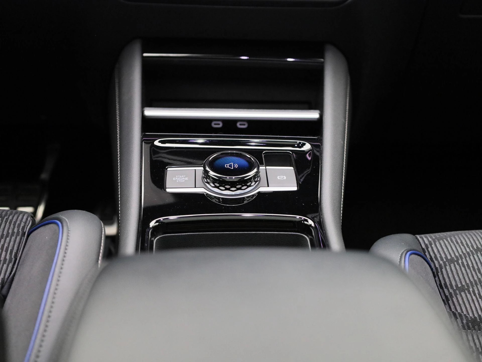 Volkswagen-Tiguan-image-9